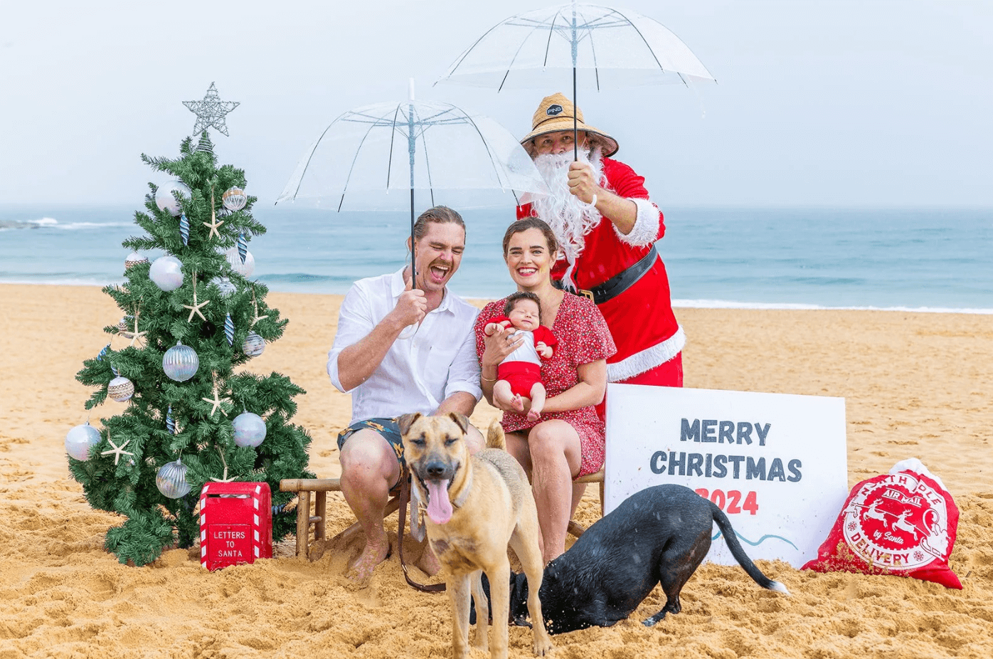 How to plan for unpredictable weather for your Santa photos