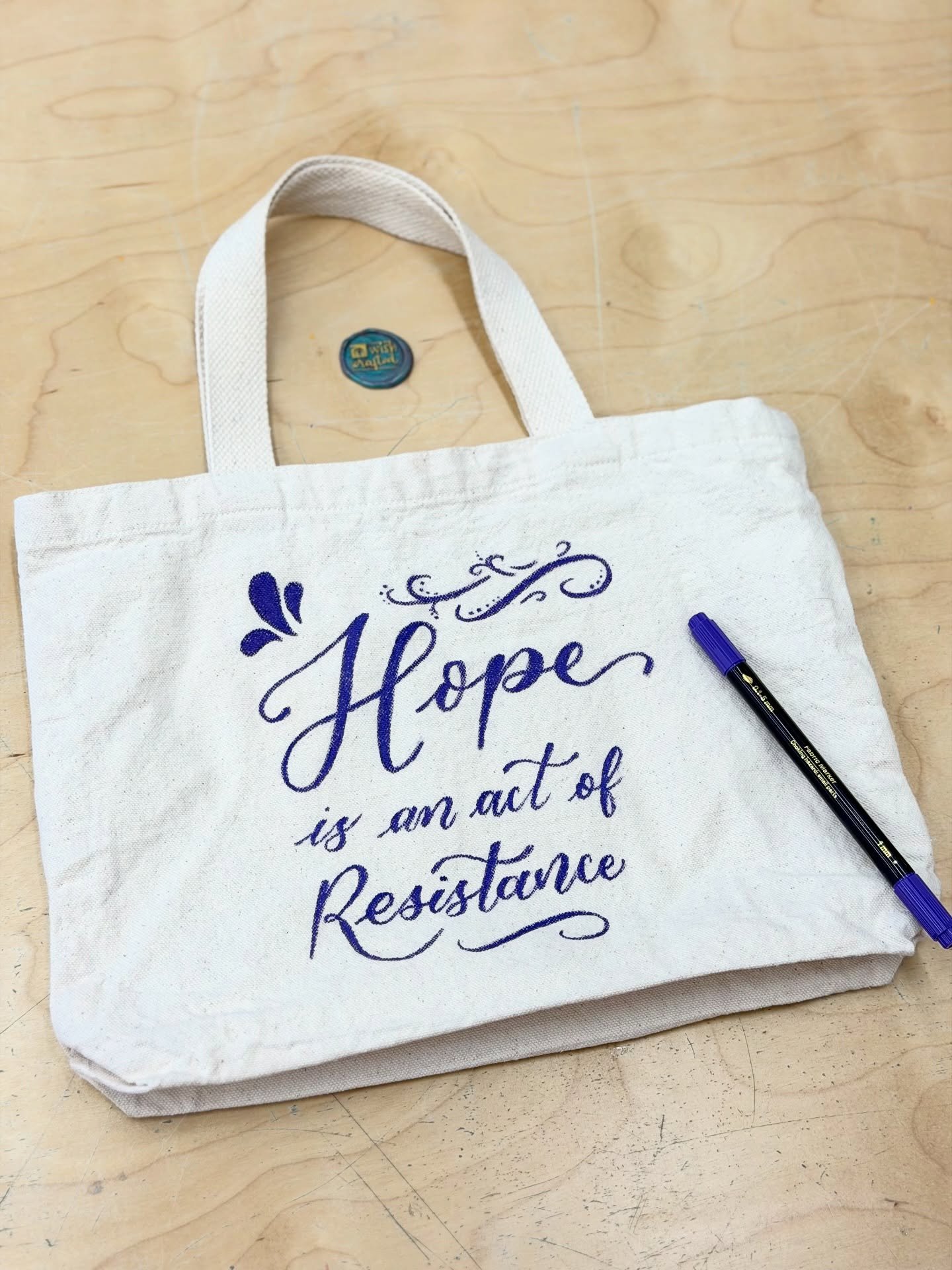 The next Calligraphy Club is here - Fabric Edition! ✍🏽👝✨

You&rsquo;ll learn brush pen calligraphy and create your own fabric projects (a canvas pouch + a tote bag to take home!).

Beyond the basics of modern calligraphy, we&rsquo;ll cover tips and