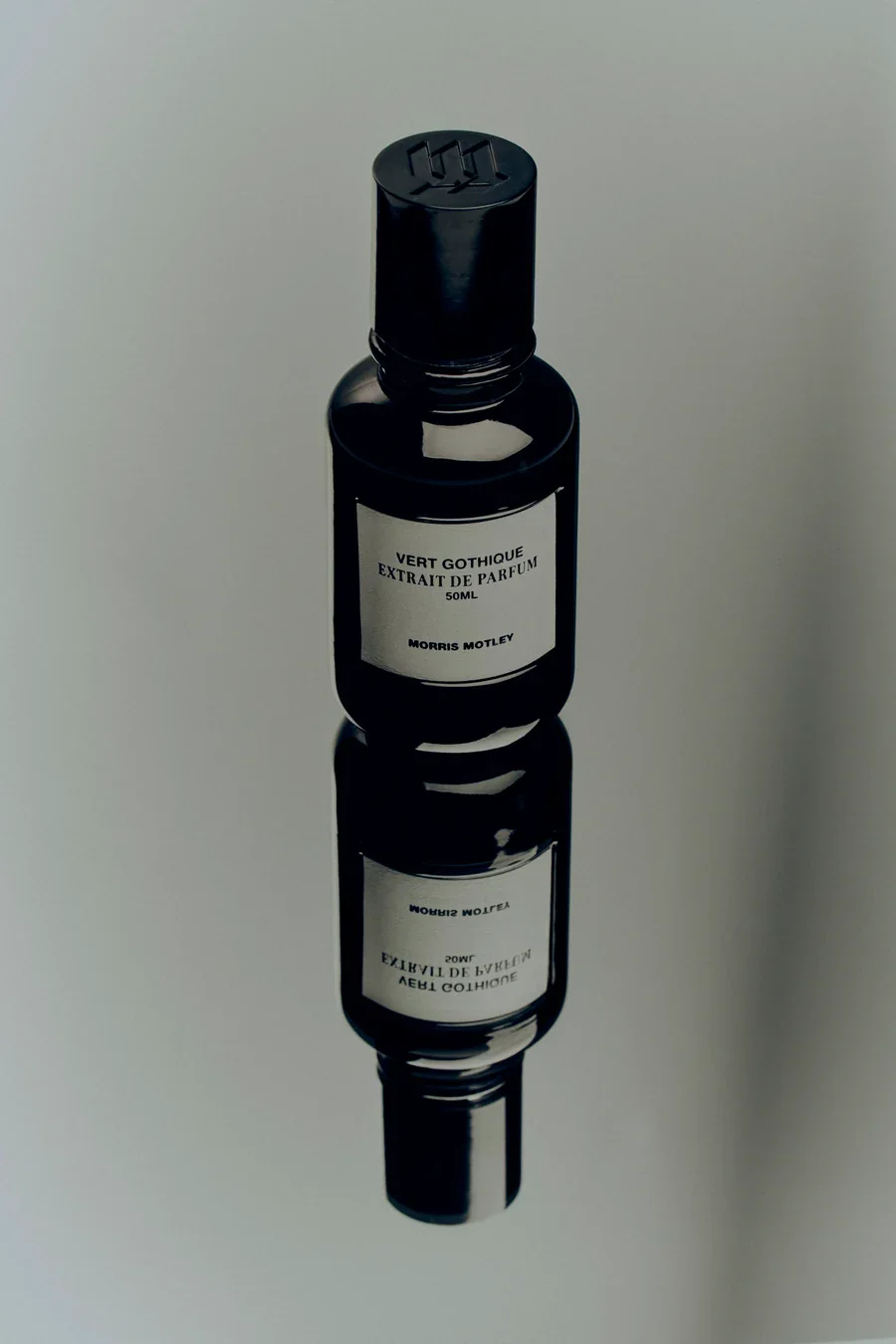 VERT_GOTHIQUE_BOTTLE_ANNIKA_WEB_900x.webp