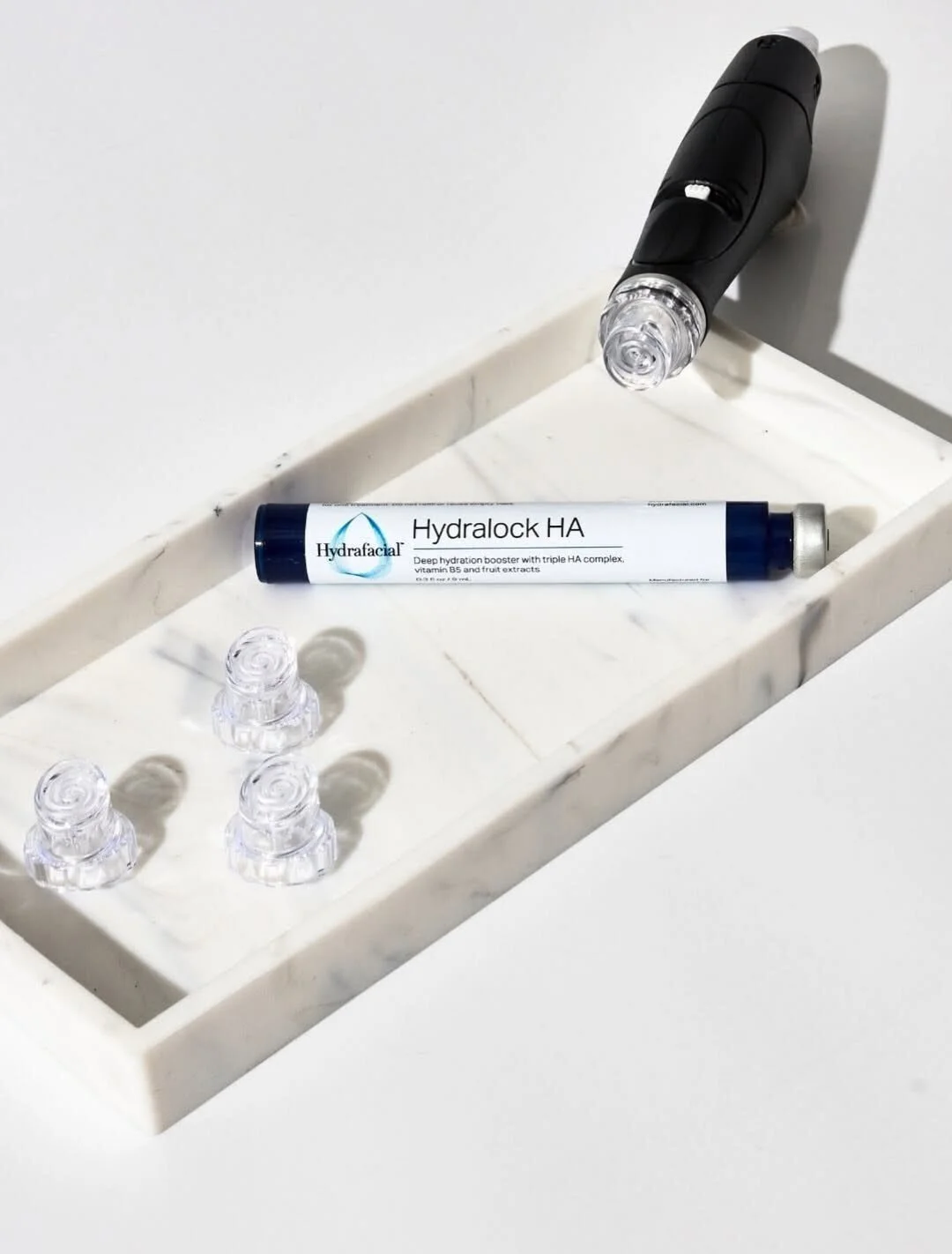 Hydralock HA Booster gives your skin a plumper and firmer look and boosts hydration by 3X. Formulated with a triple hyaluronic acid complex, vitamin B5 and fruit extracts to help lock in moisture for a healthy radiant complexion. 💧

*Based on Corneo