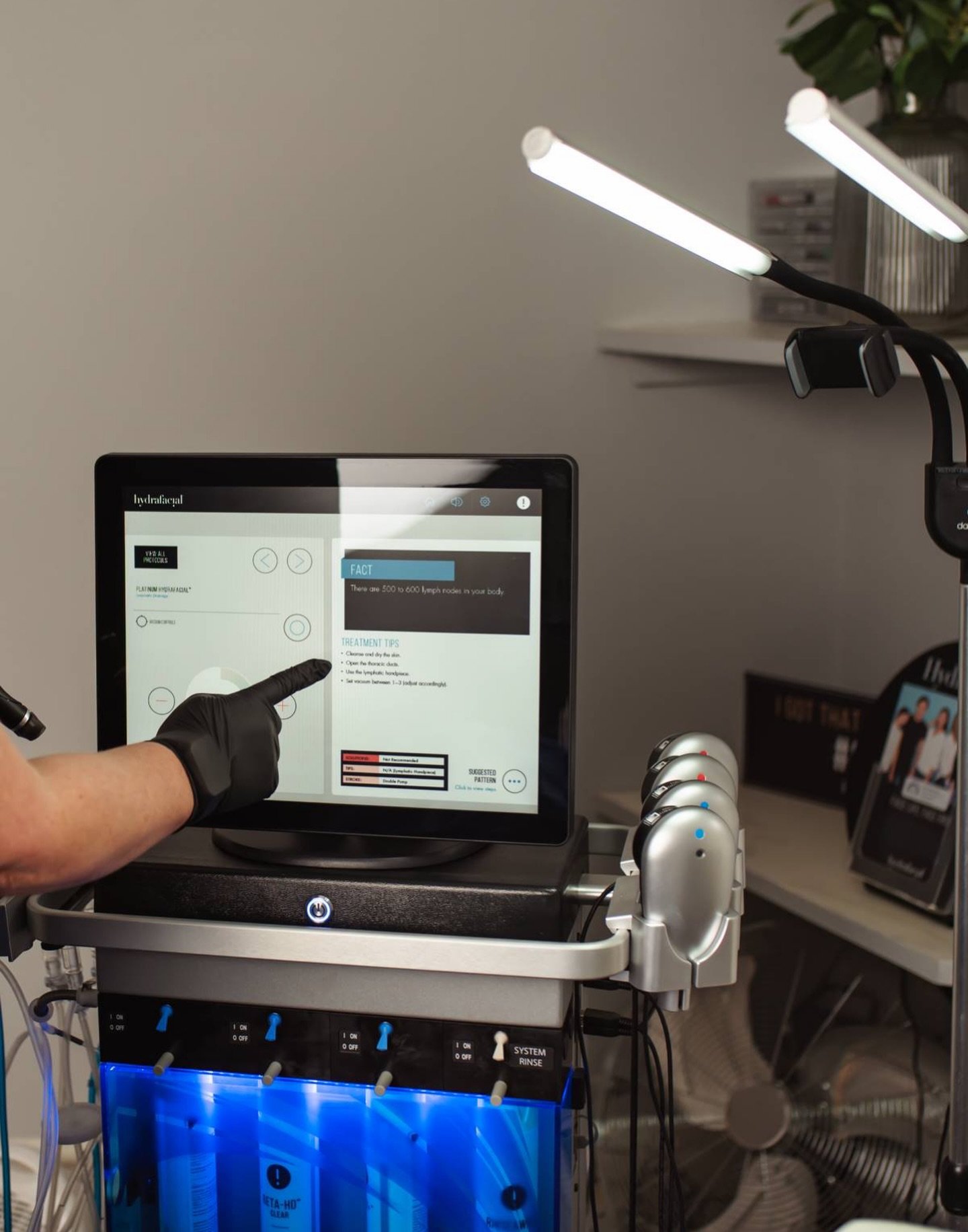 GLOW WEEK - AVAILABILITY 
Two spaces left!!! 

Thursday 19th - 2:15pm
Friday 20th - 10am 

🌟HydraFacial or Fire &amp; Ice &pound;95
🌟Complimentary goodie bag 
🌟Exclusive upgrades 
🌟Entry into our competition for LED mask worth &pound;299! 

DM to