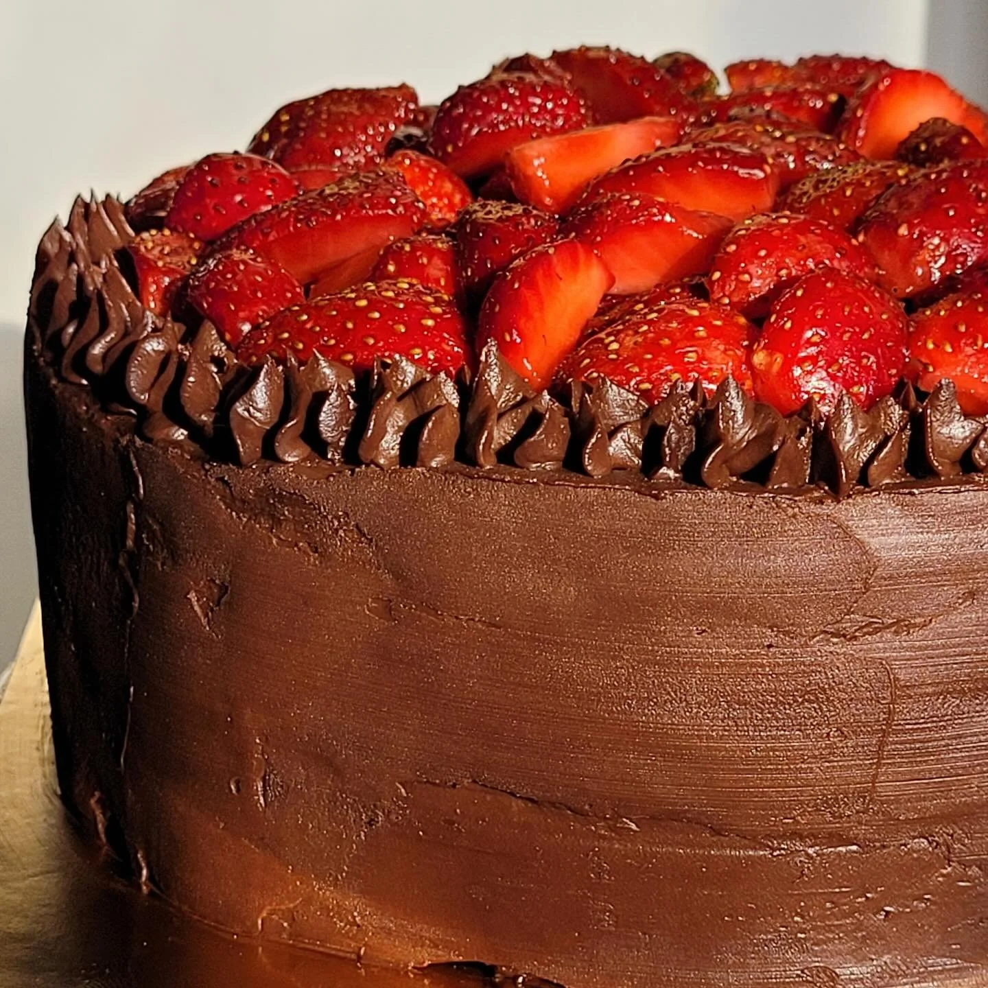Sweet dreams are made of this; A decadently rich Chocolate Strawberry cake!

Order your slice of heaven from the newly launched &lsquo;The Bearded Baker Berry Bash&rsquo; Menu, today! Swipe to see the full menu!
.
.
.
.
.
.
.
.
#homebaker #Strawberry