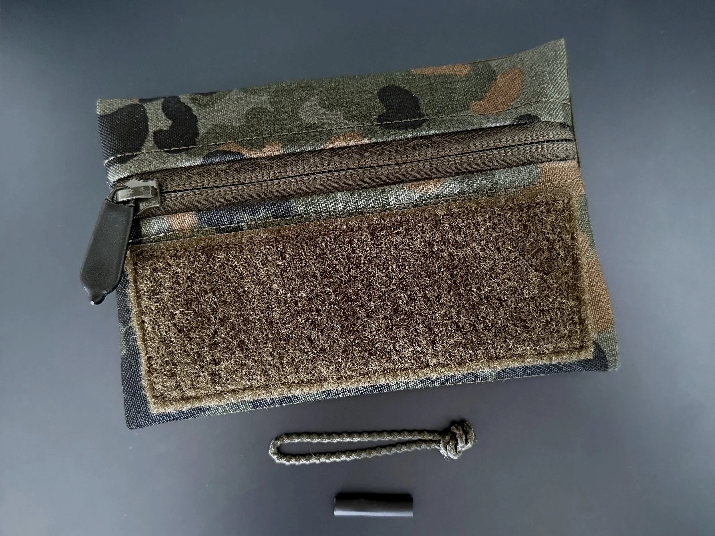 Poly Pocket 15x10 Admin Pouch for MOBAST System Bundeswehr Special Forces EGB KSK KSM Plate Carrier Small camouflage tactical pouch with MOLLE webbing and zipper closure in Flecktarn 5-FTD