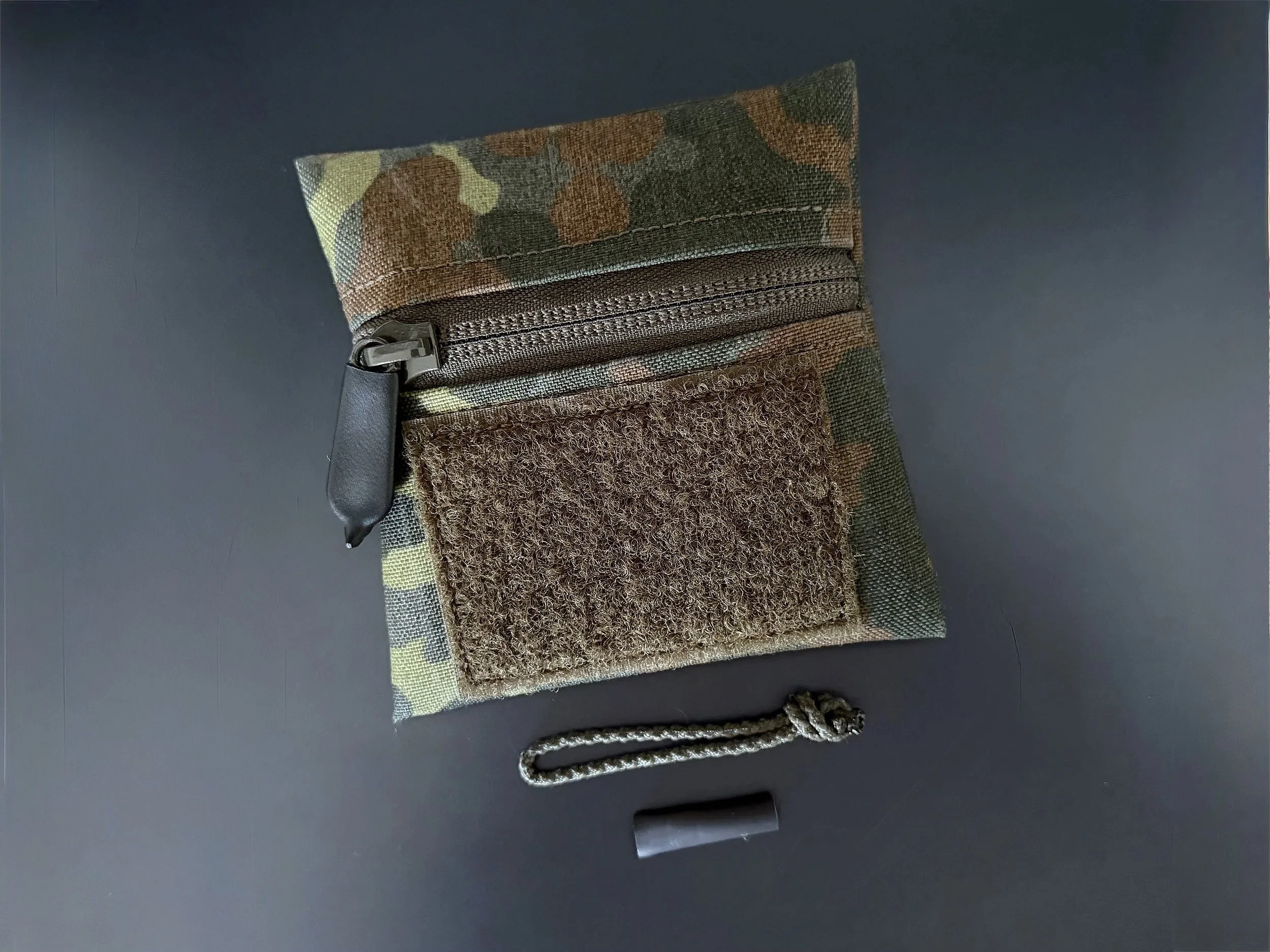 Poly Pocket 10x10 Admin Pouch for MOBAST System Bundeswehr Special Forces EGB KSK KSM Plate Carrier Small camouflage tactical pouch with MOLLE webbing and zipper closure in Flecktarn 5-FTD