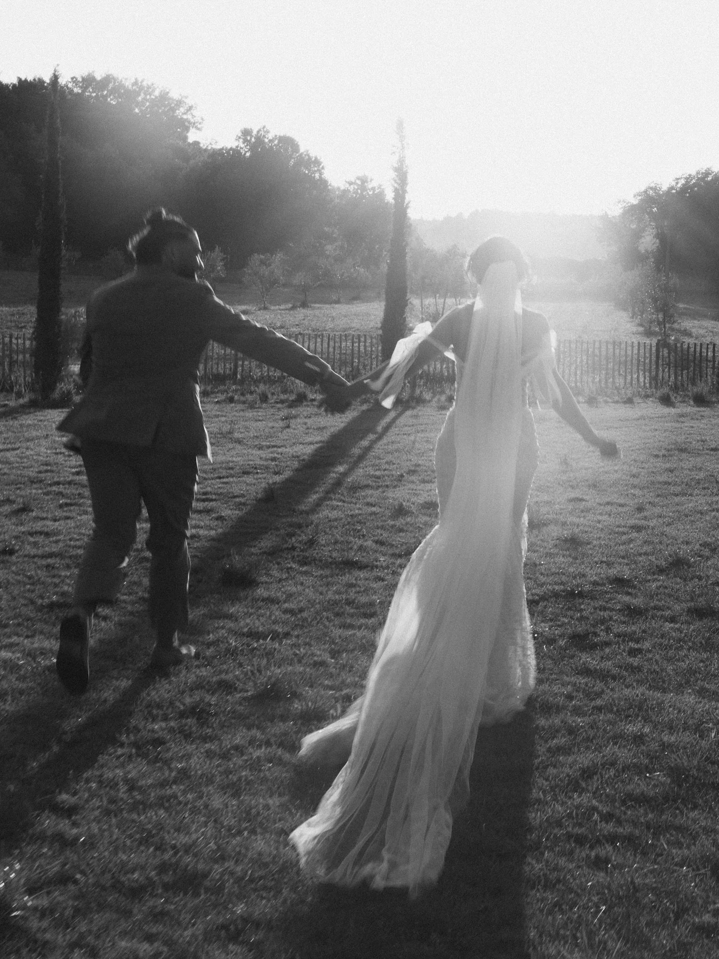 &laquo;&nbsp;Heaven is a place on earth with you&nbsp;&raquo;

💍: @mathilde.mrn__ @angelini2810 
👰🏻&zwj;♀️: @ivana_bianca_show_room 
🌸: @promesses_bynorma 
🌿: @domainelegrandbelly 

__________

#weddingday #bnwsouls #bnwlovers #weddingphotograph