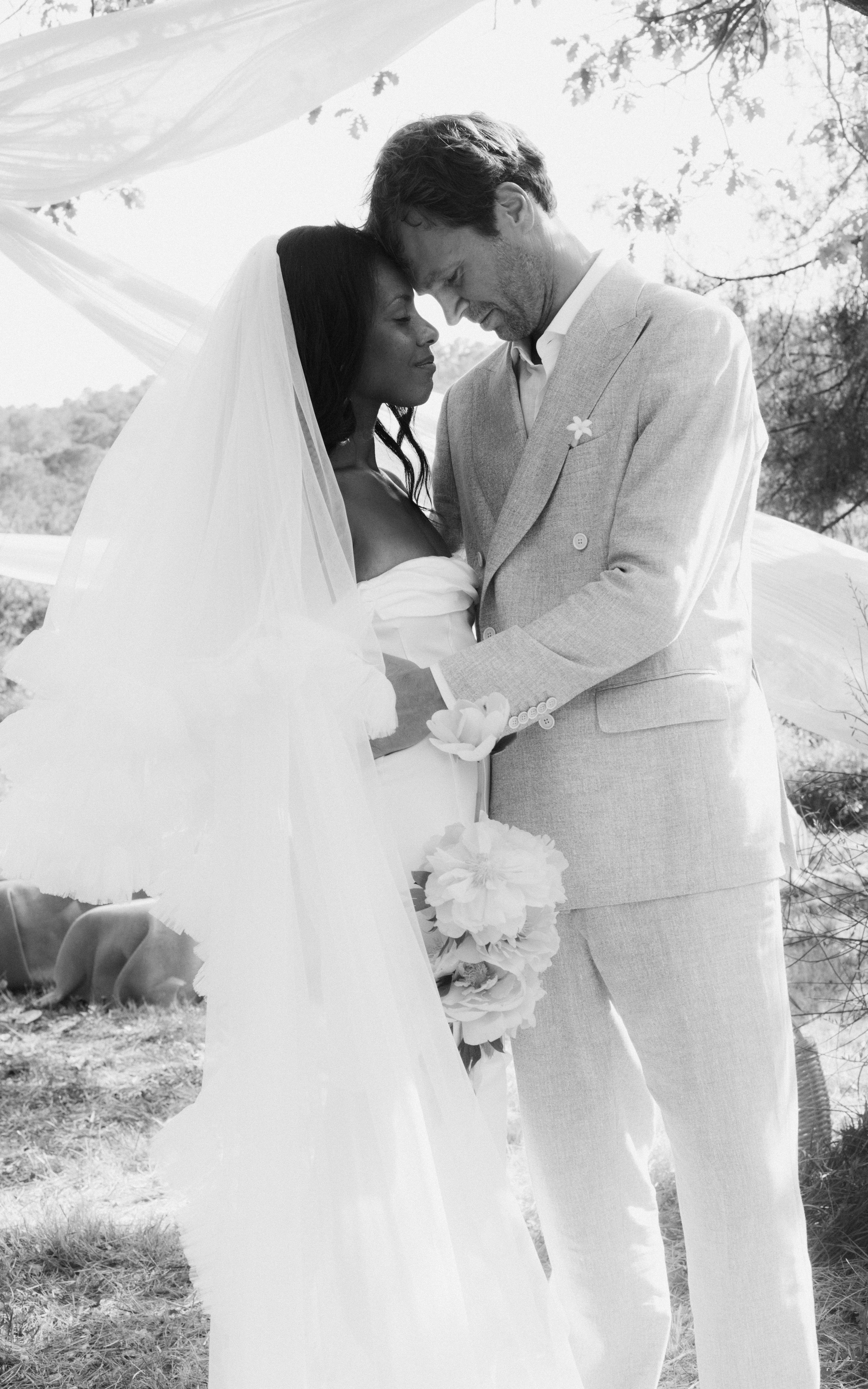 Photographe professionnelle basée à Hyères – portrait, mariage, marque et lifestyle – images authentiques et intemporelles