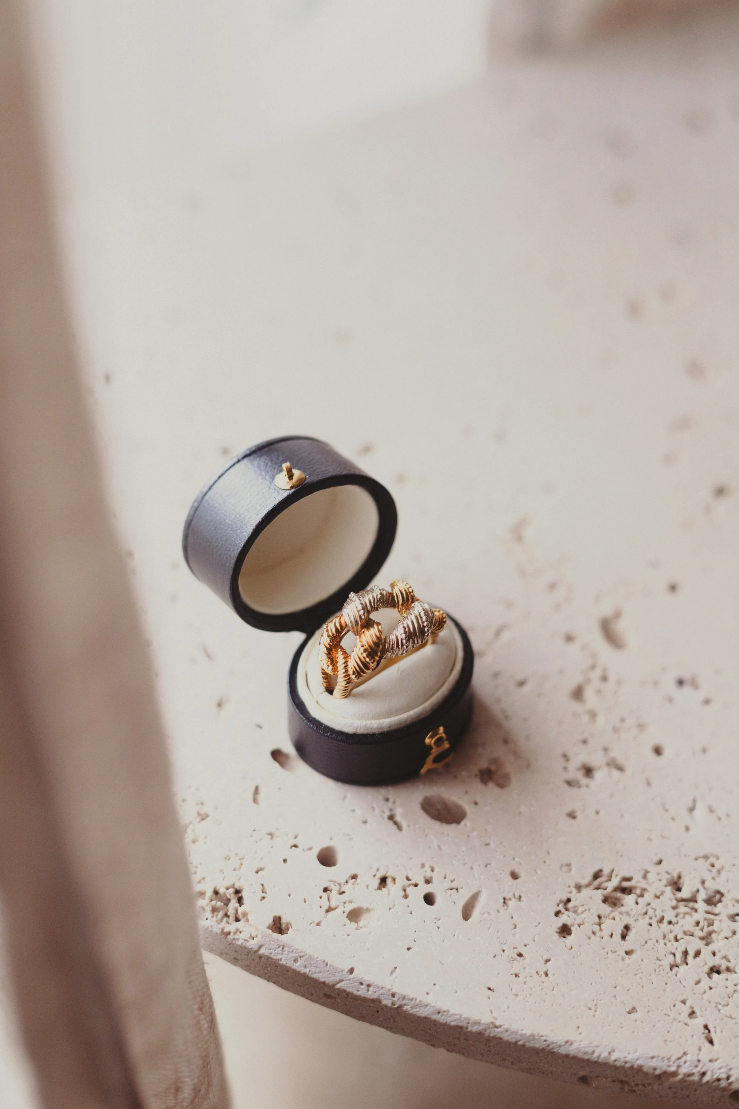 Photographe professionnelle basée à Hyères – portrait, mariage, marque et lifestyle – images authentiques et intemporelles