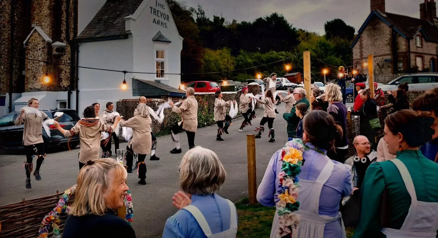 It's been a busy week in the world of Ouse Valley Morris! Earlier this week we were delighted to join @cuckoosnestmorris and @knotsofmay at their lovely stand outside The Trevor Arms in Glynde! Had a couple of pints and a good old sing song afterward