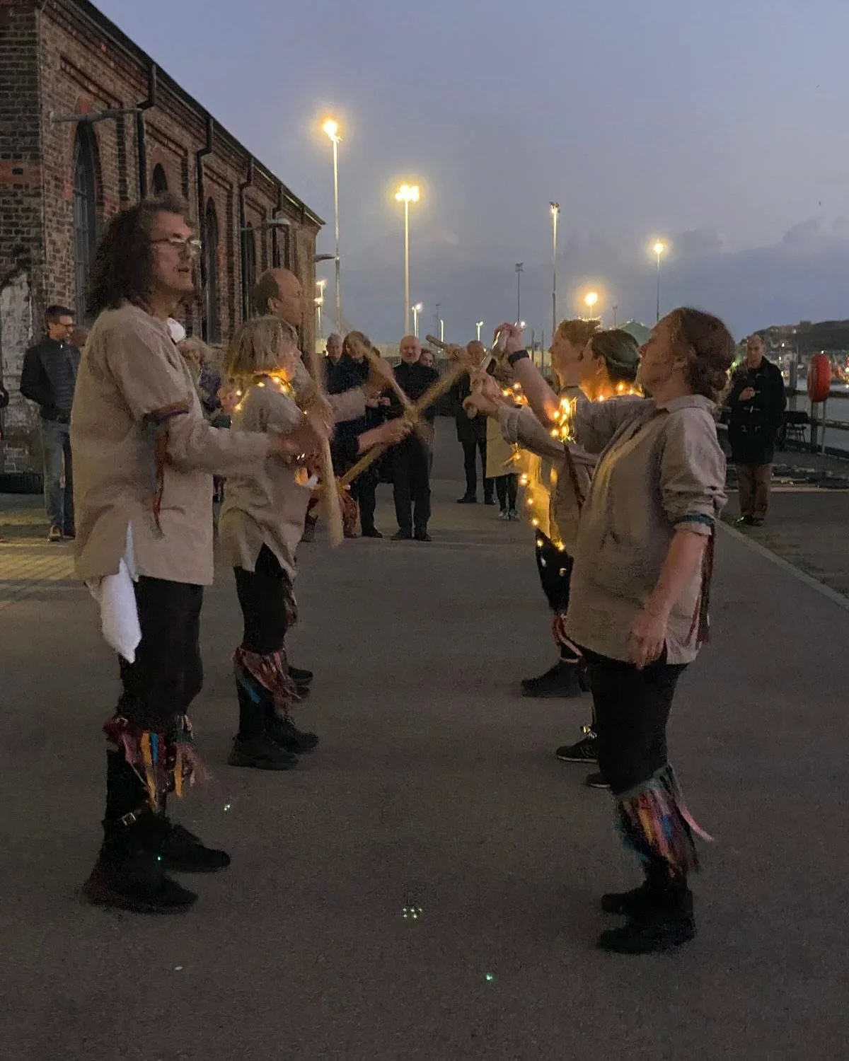 We had a lovely time at Newhaven&rsquo;s BN9 Studios this evening, dancing at &lsquo;The Worm Forgives the Plough&rsquo; exhibition. Thank you @wild.wood.sea.me for the fairy lights and the photos! @creativenewhaven 
.
.
.
#morris #morrisdancing #mor