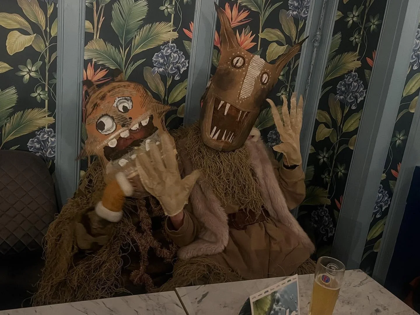 Look who turned up for drinks after practice today! I hope they&rsquo;re friendly&hellip;
.
.
.
#dusking #beasts #wherethewildthingsare #morrisdancing #morrislife #newhaven