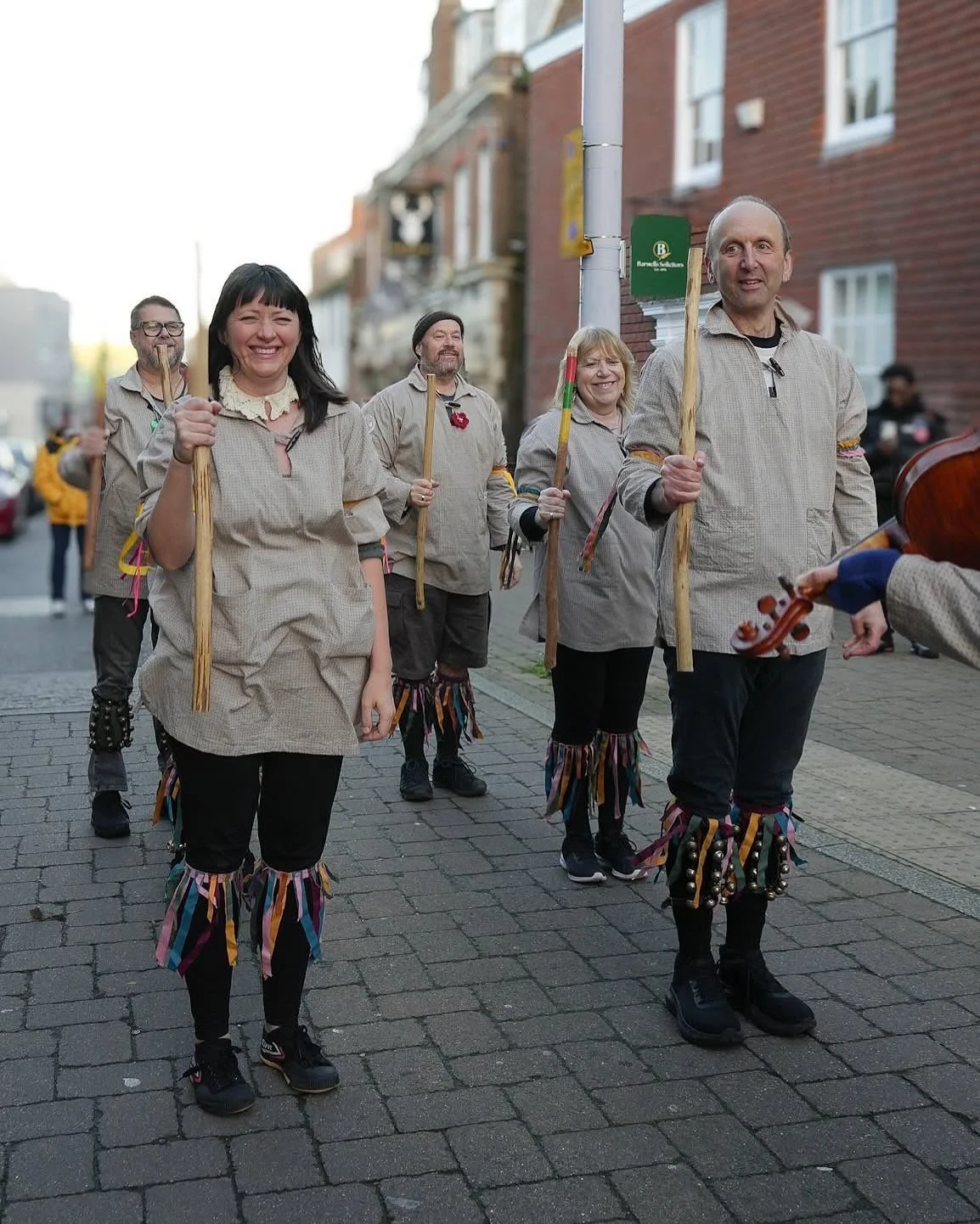 What a lovely time we had on Sunday, dancing in a chilly Newhaven High Street to celebrate the first birthday of Hakuna Matata International, a gorgeous shop selling produce and other cultural goods! As we at OVM also turned one recently we couldn&rs