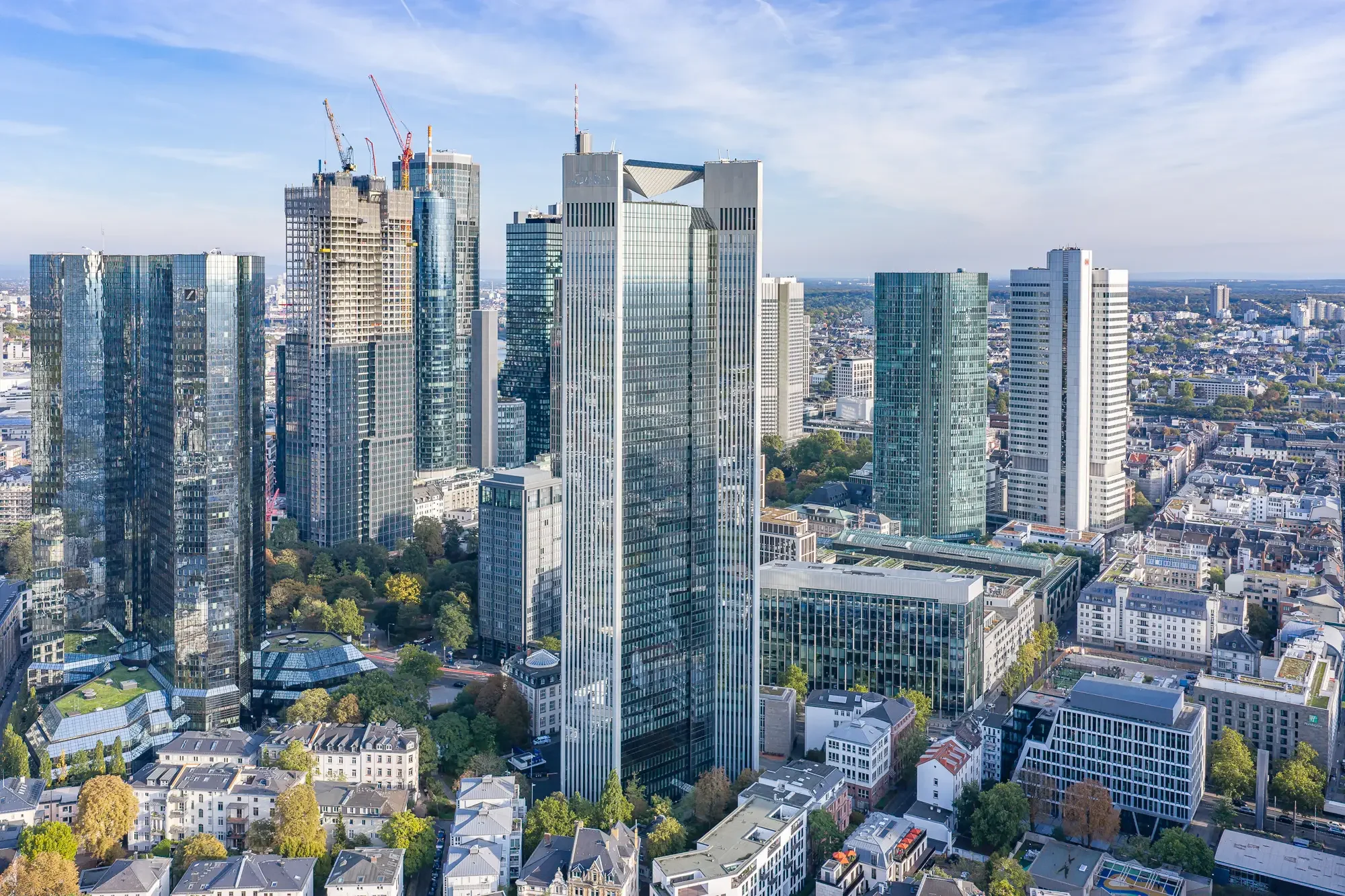 Trianon Frankfurt mit Blick auf Skyline
