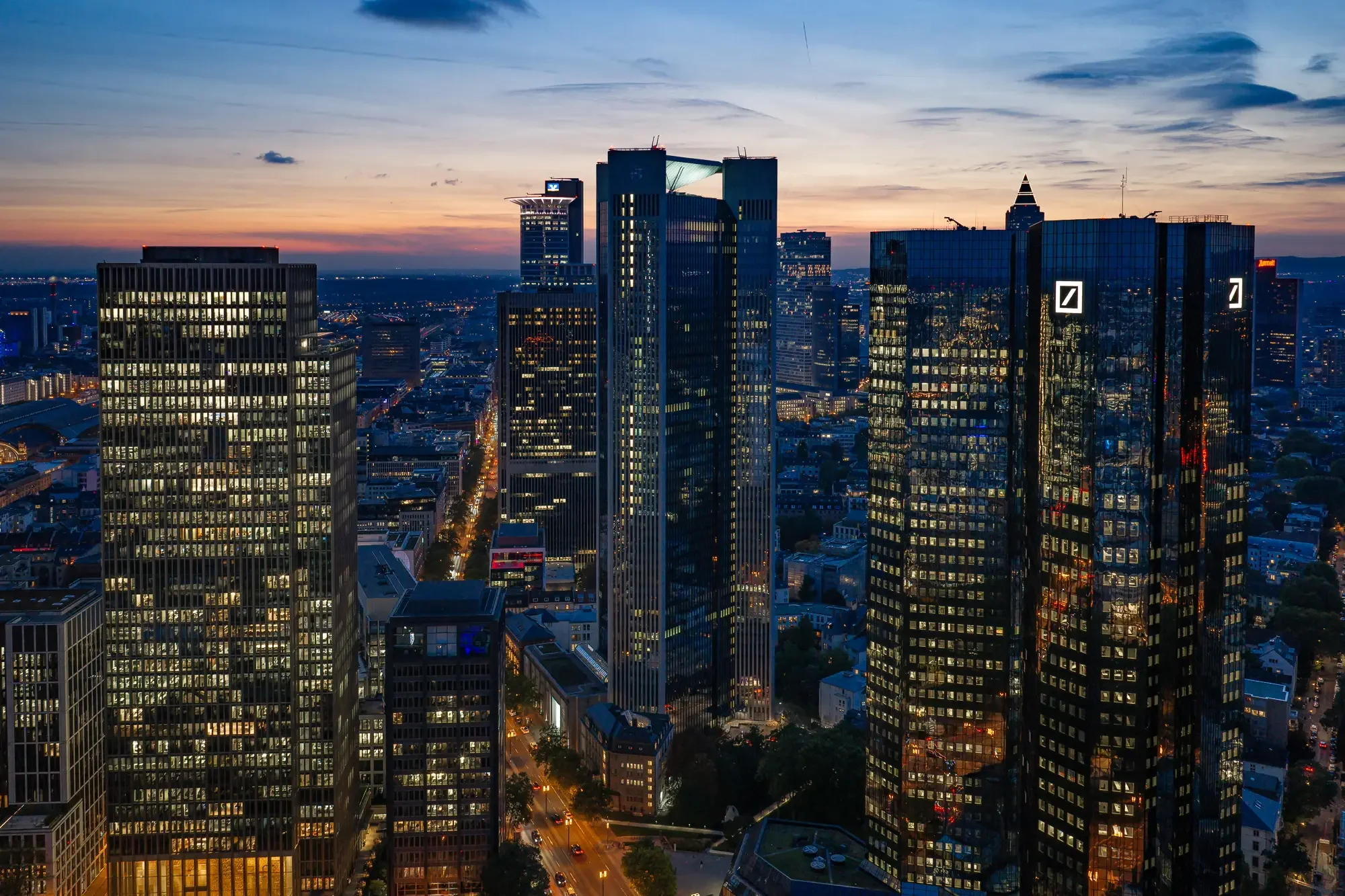 Trianon Frankfurt bei Nacht