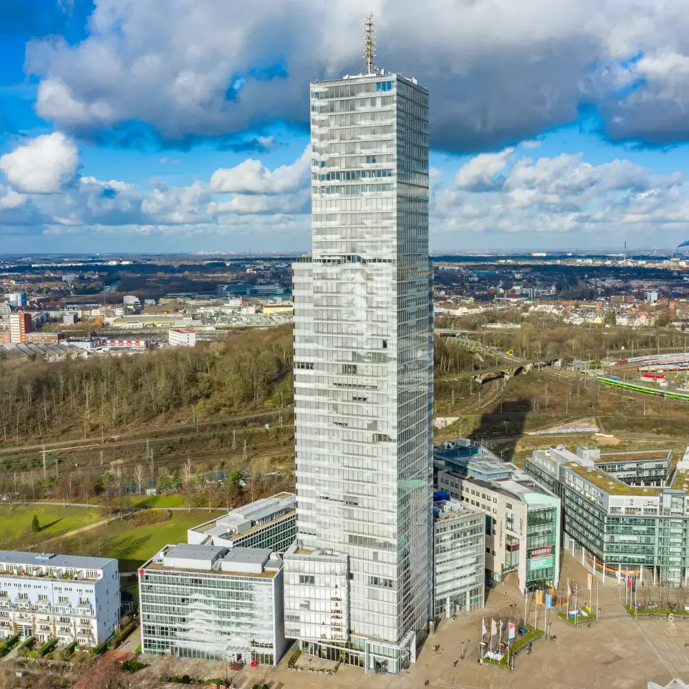 Kölnturm mit Mediapark in Köln