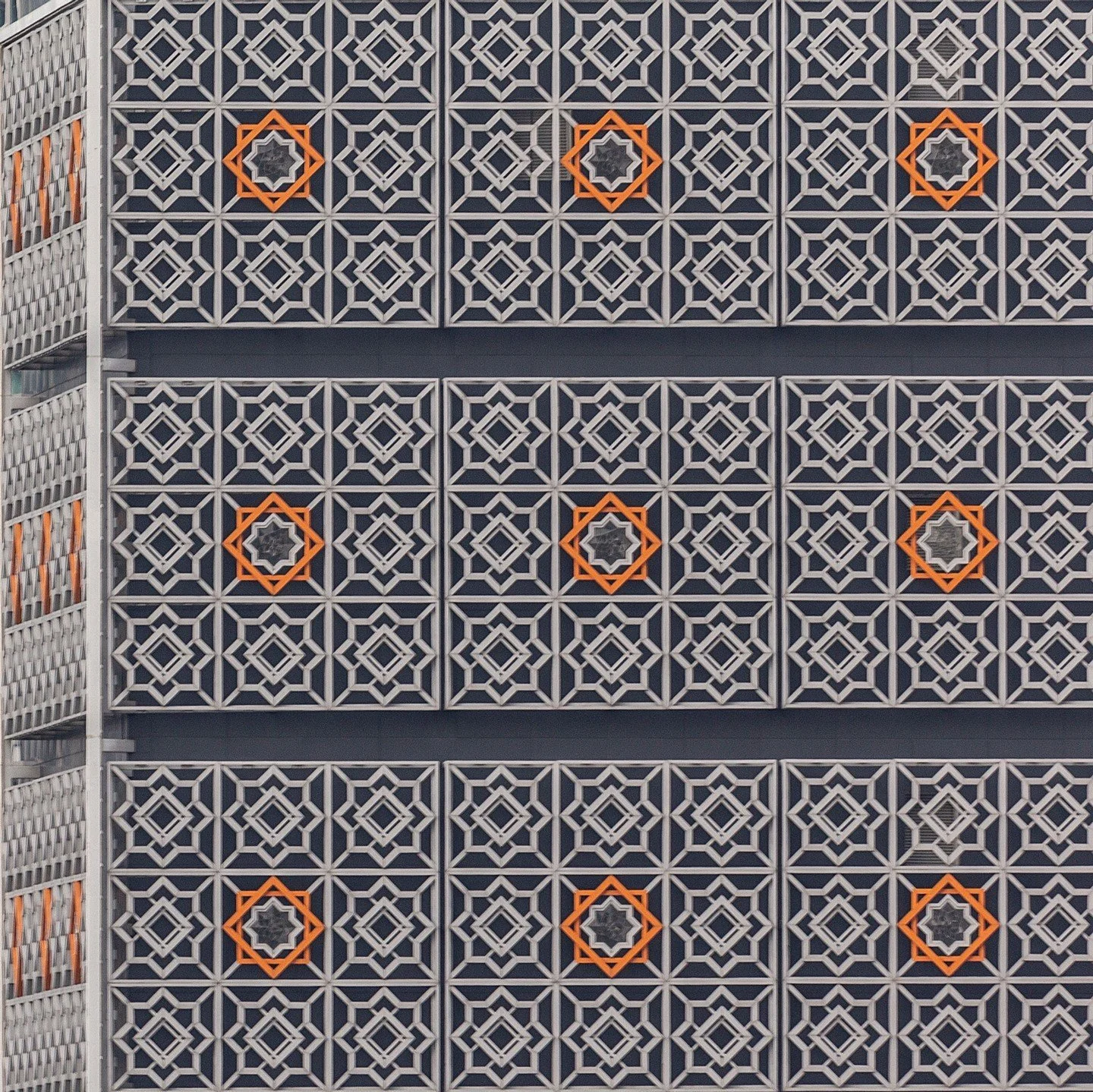Drawn into the building by the orange⁠
⁠
.⁠
.⁠
.⁠
.⁠
.⁠
.⁠
#queenstownphotographer #rsa_minimal #tv_simplicity #soulminimalist #minimalmood #unlimitedminimal #minimalalert #architecture_minimal #gominimalmag #minimal_int #minimal_lookup #arkiminimal 