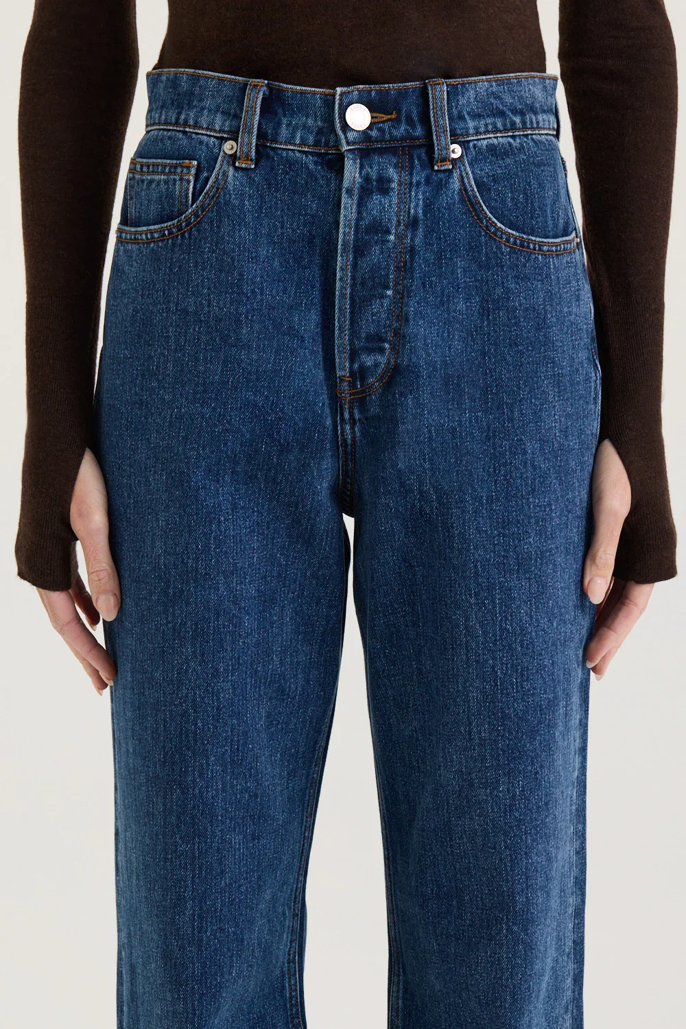 VALENTINA_JEAN_INDIGO_7_1440x.webp