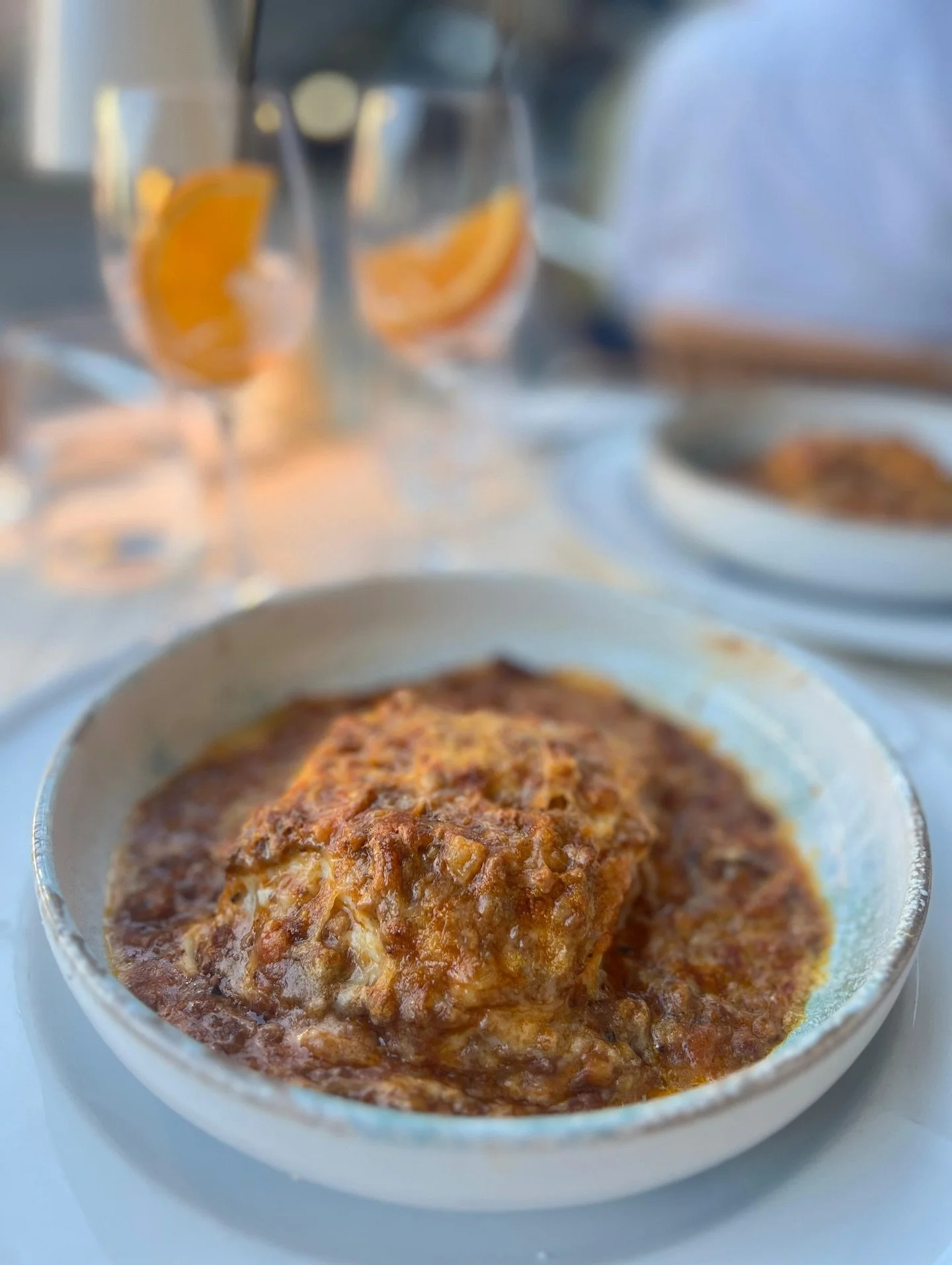 Homemade lasagna, fresh from the oven - layer by layer, a taste of Italian joy. Buon appetito 🍽️