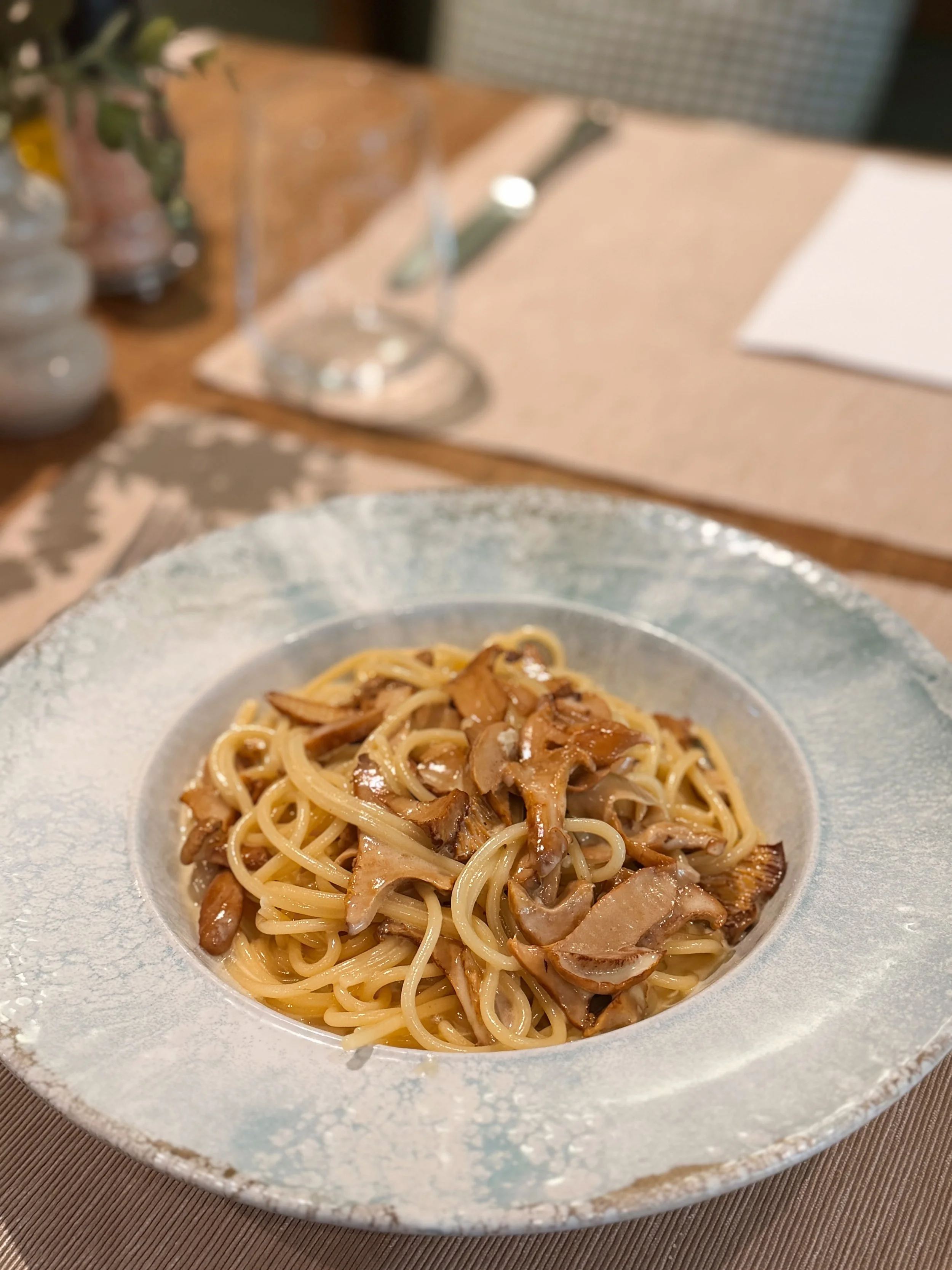 Spaghetti mit frischen Eierschw&auml;mmen in feiner Rahmsauce 🍴