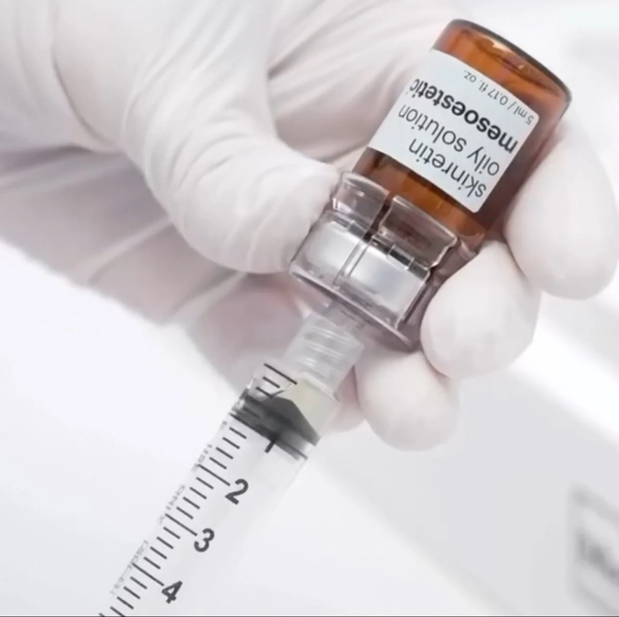 Découvrez Skinretin : la puissance du rétinol en toute sécurité.
Les rides se lissent, le teint s’unifie, la peau retrouve fermeté et tonicité.
Pour un effet maximal, combinez avec microneedling ou pee