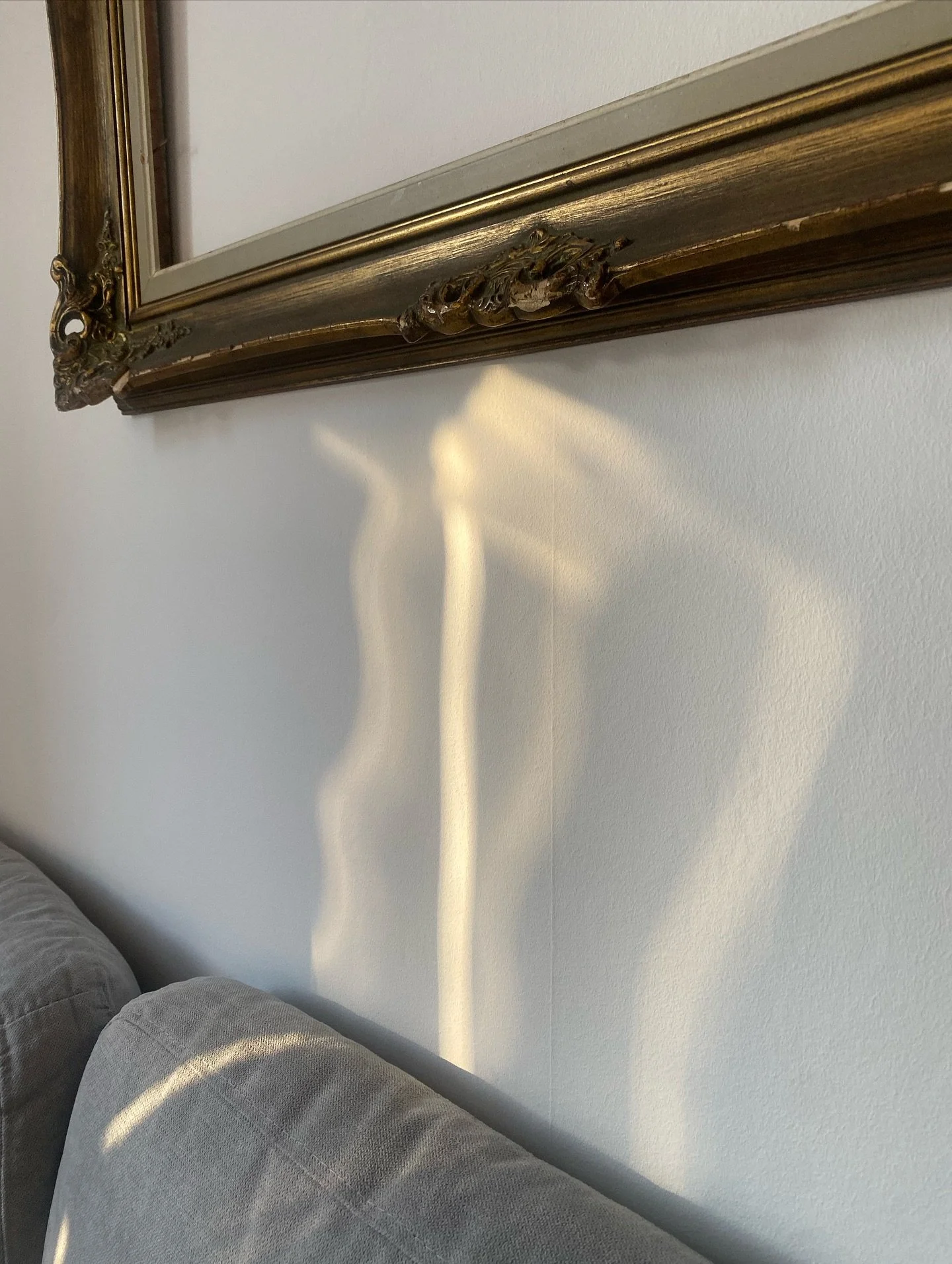 Golden Reflection ๐
#interiordesign #light #reflection #arch #archlovers