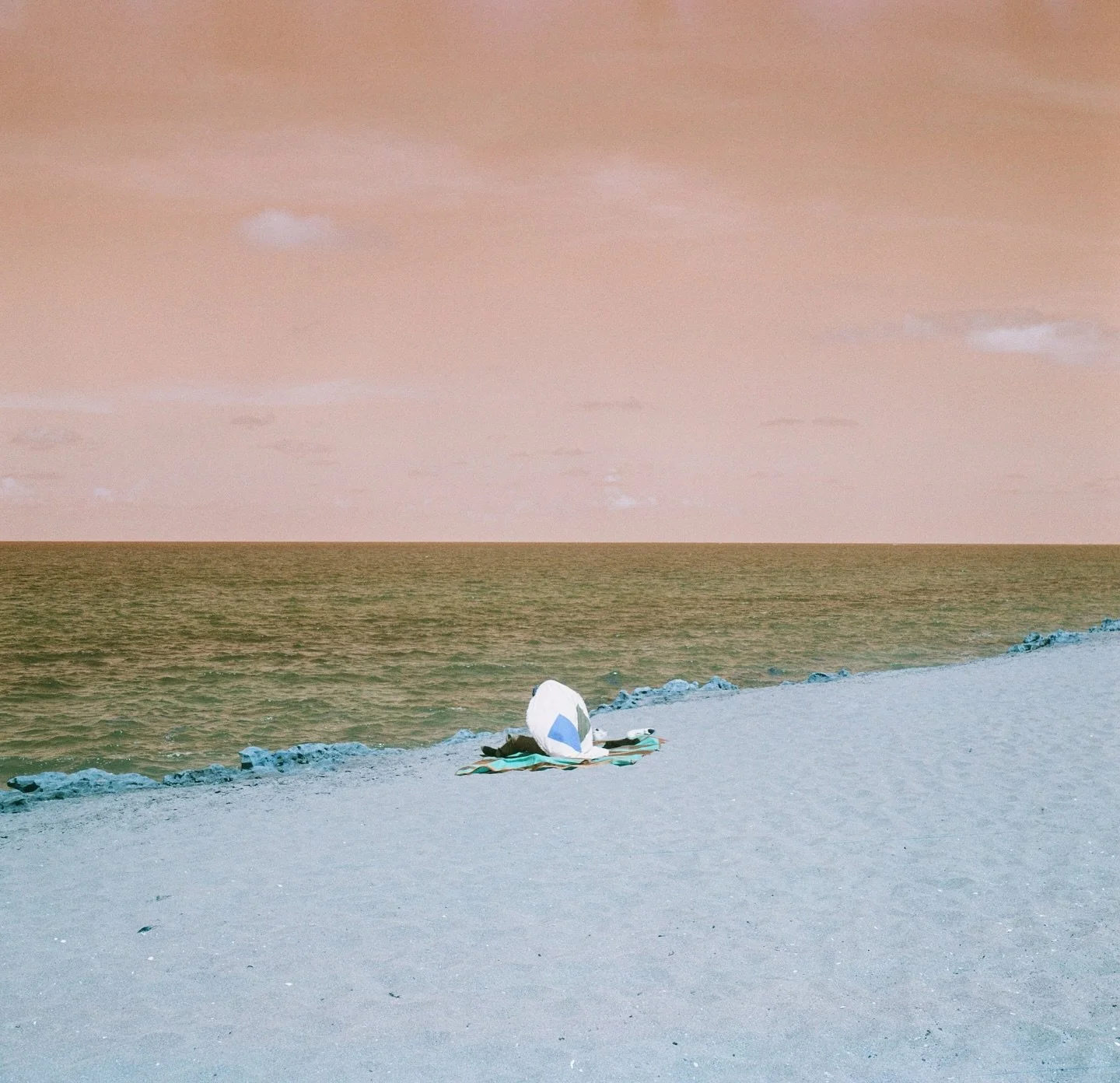 Pleasant day 
Mamiya 6 Folding w/ Lomo Turquoise 

.
#120film #120 #120mm #lomography #lomophotography #lomoturquoise #mamiyasix #mamiya6 #mediumformat #film #filmphotography #heylomography