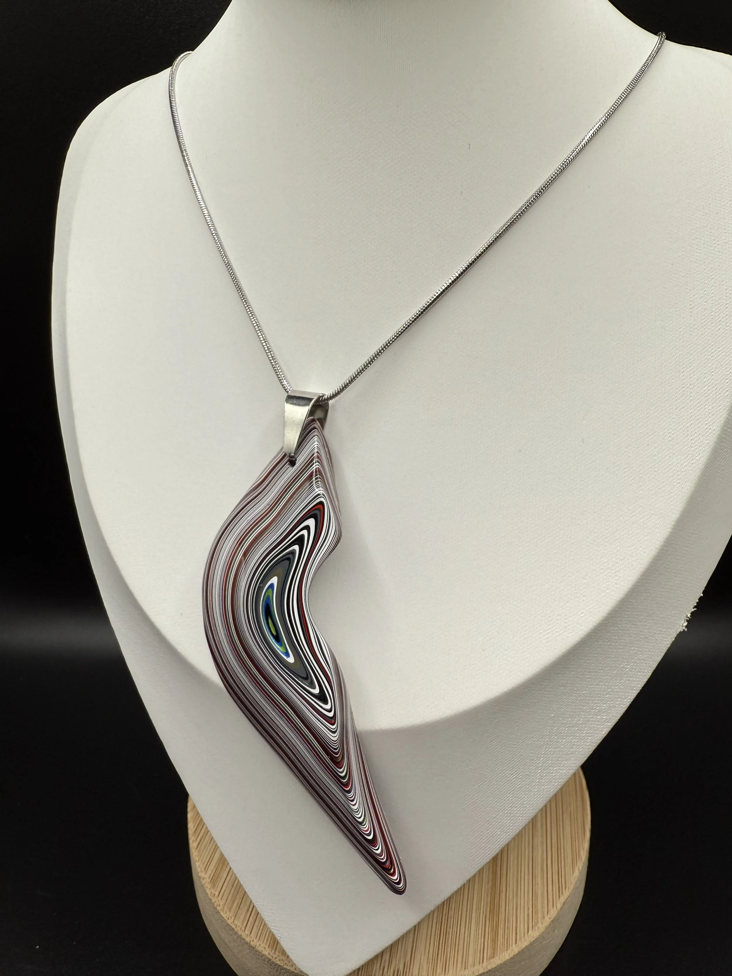 Curve Appeal Handcrafted Jeep Fordite Pendant Necklace