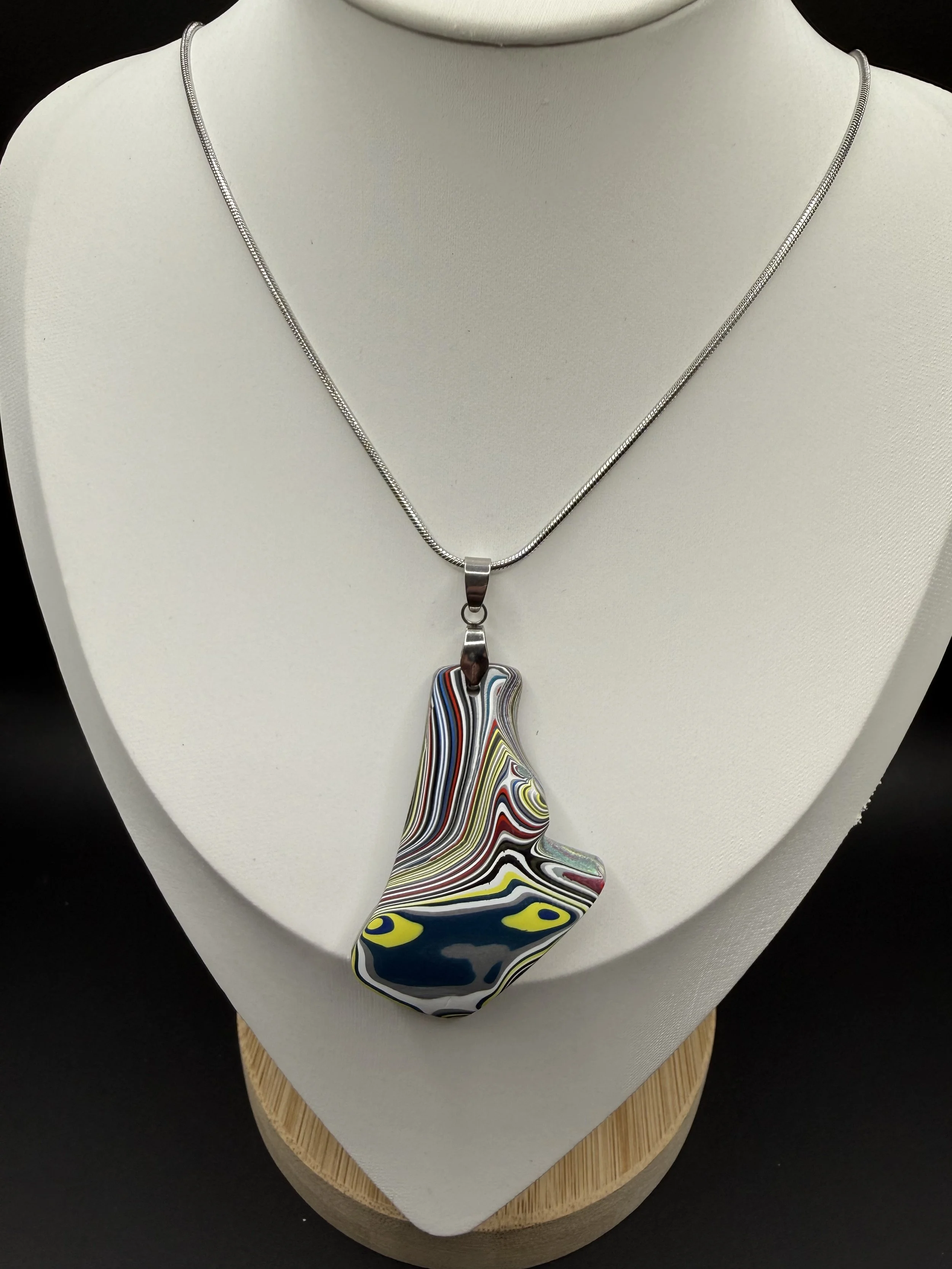 Feel The Vibes Handcrafted Jeep Fordite Pendant Necklace