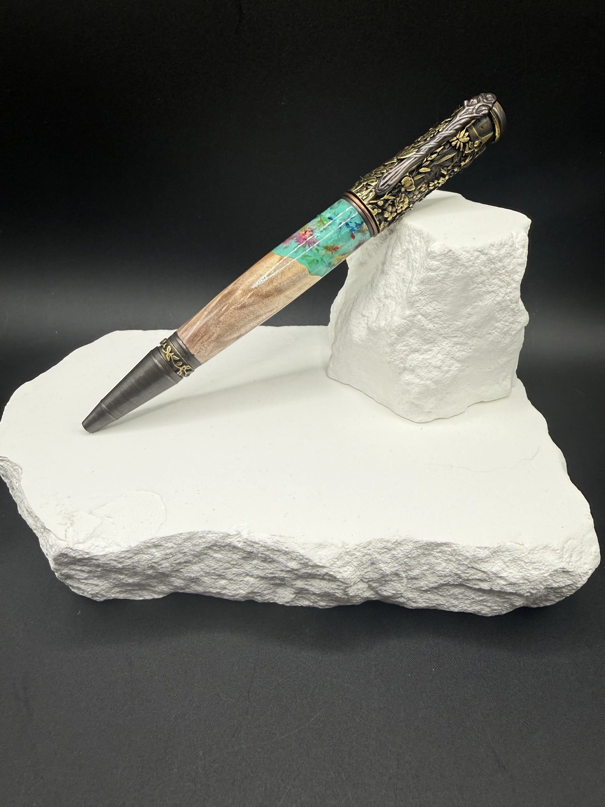 Garden Tide™ Dried Flower and Acrylic Handcrafted Botanical Twist Ballpoint Pen.jpeg