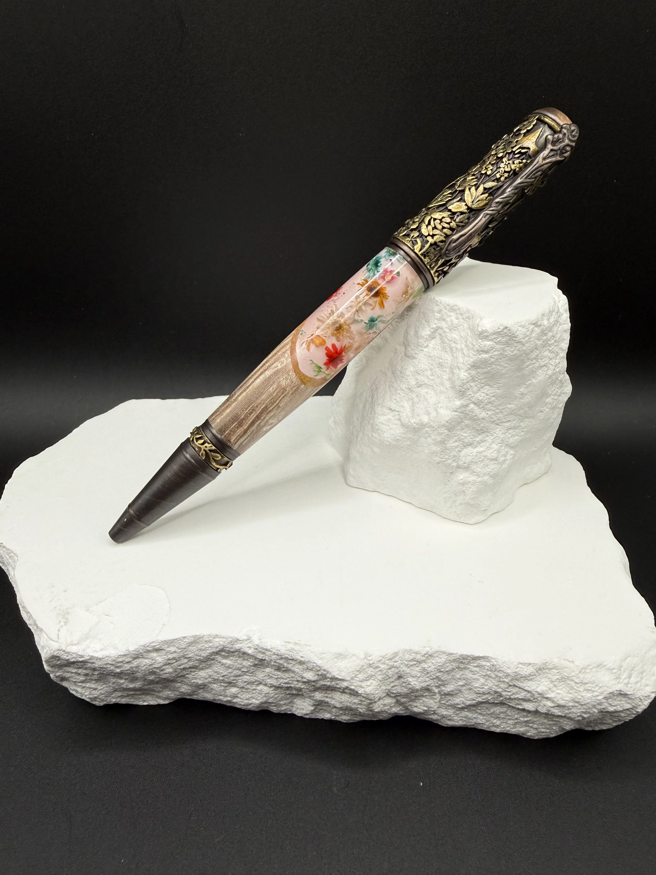 Meadowveil  Wildflower Botanical Handcrafted Ballpoint Twist Pen .jpeg