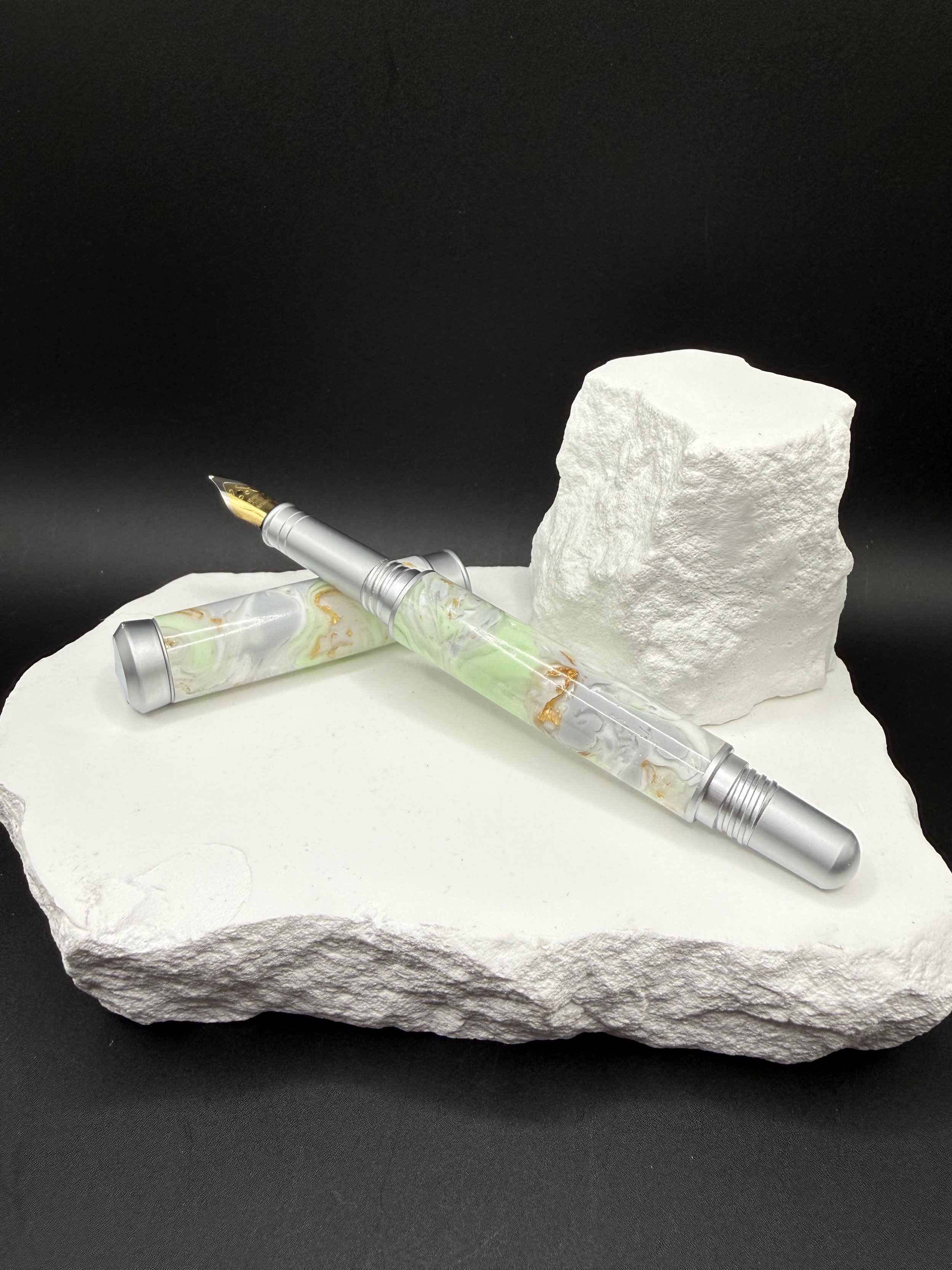 Frosted Meadow™ Handcrafted Jr. Hamilton Acrylic Fountain Pen