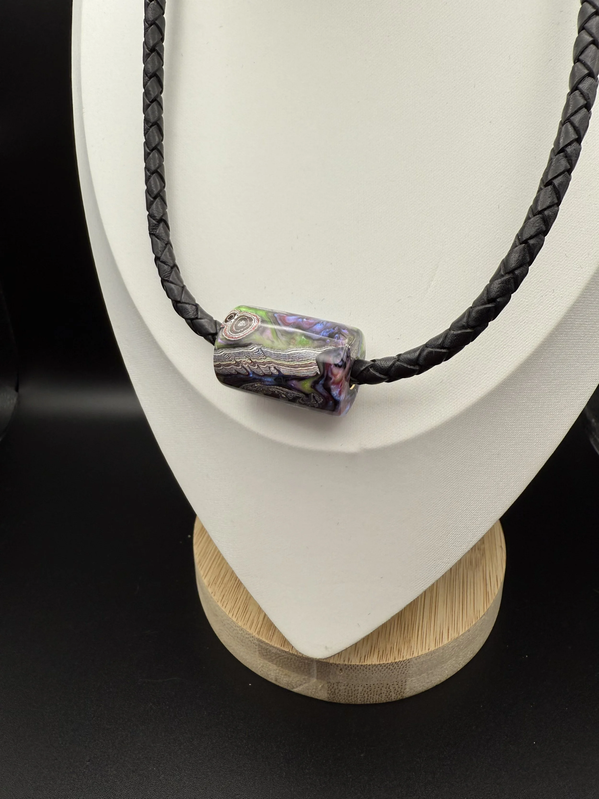 UNIQUE Kenworth Dragonscale Fordite Bead Leather Choker Necklace