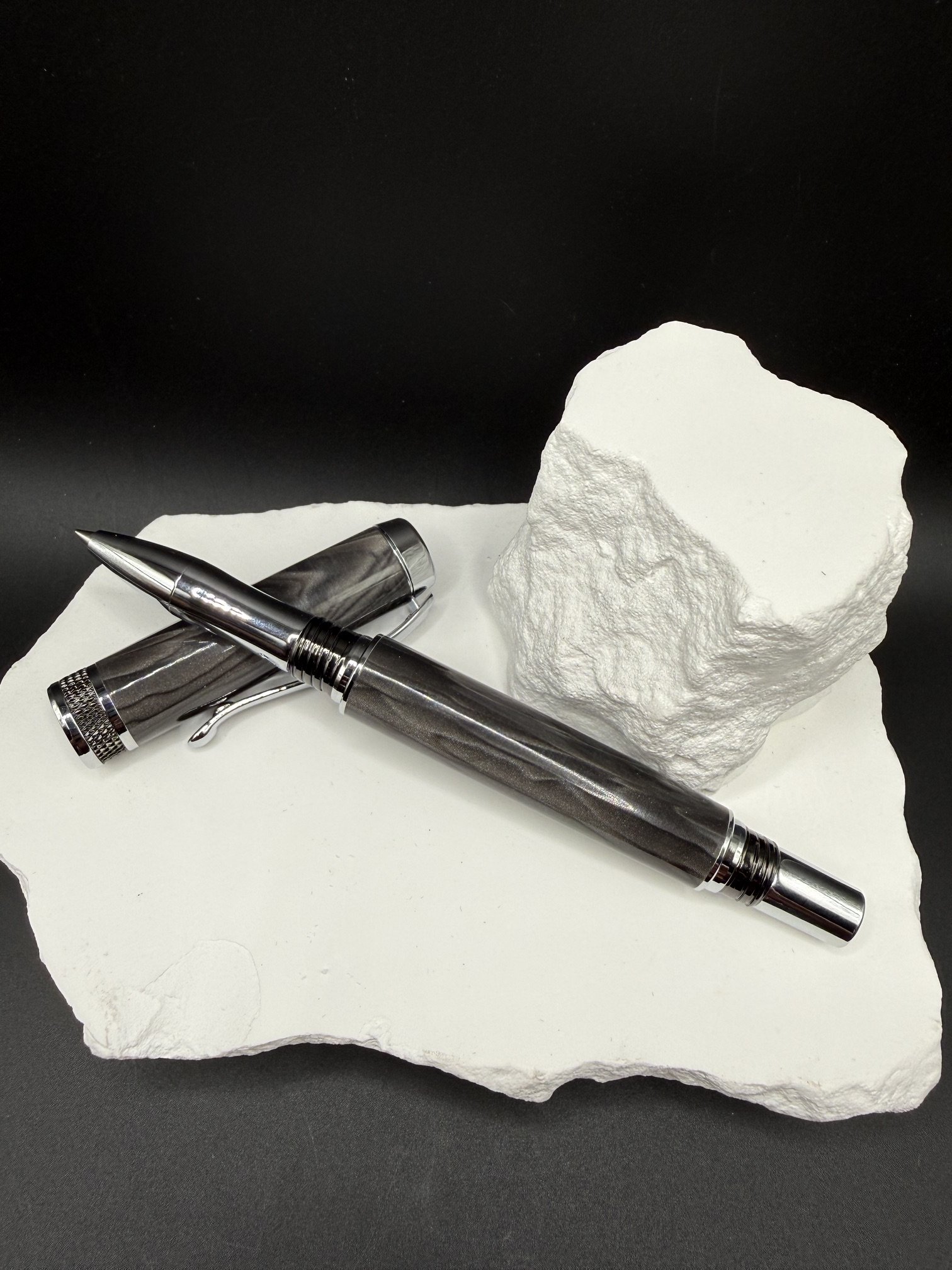 Carbon Serpent Acrylic Handcrafted Diamond Knurl Rollerball pen