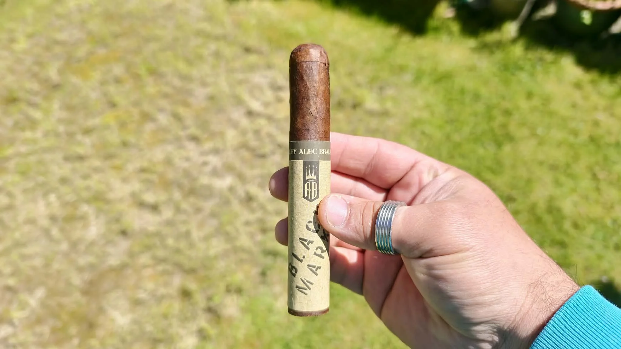 Alec Bradley Black Market Robusto