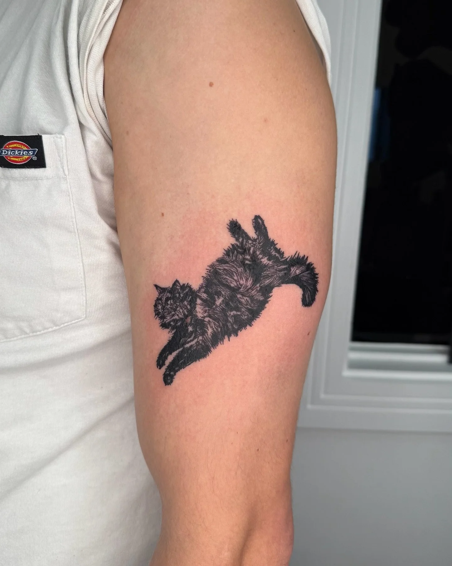 I pray every day that a black cat crosses my path 🐈&zwj;⬛ Thank you for asking me to tattoo your contorted little kitty Adam 🖤