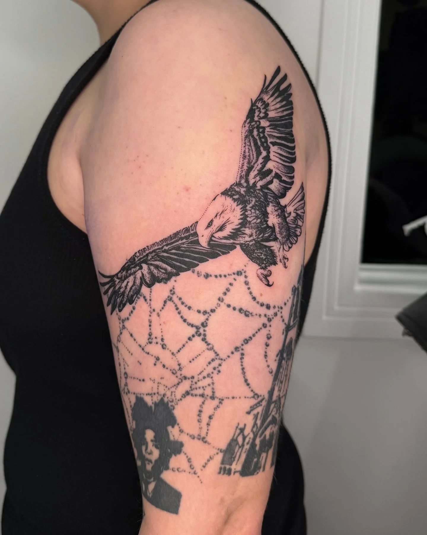 🦅 Custom for lovely @maddiwhitemore (healed work not by me). You&rsquo;re a 💎 thank you so much again. 

It&rsquo;s almost Christmas and the passage of time is scaring me. Flash only for the rest of the year but taking custom requests for Jan and b