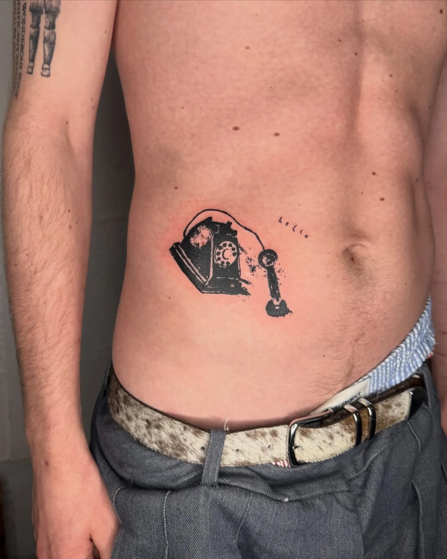 &lsquo;Hello x&rsquo; (David Lynch, 2013) 

Swipe to see David Lynch tell you just one, very passionate way, he felt about phones. 

Thank you as always Jack 📞 made at @blue.velvet.london