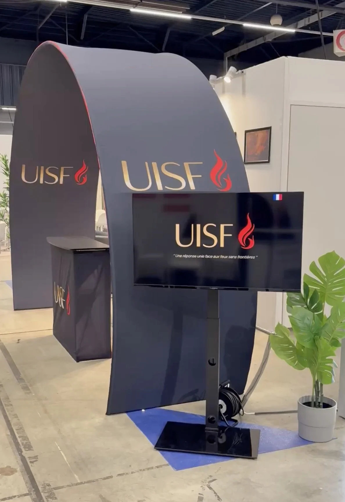 agence-memorable-stand-aw-partners-congres-sapeurs-pompiers-2025-01.jpeg