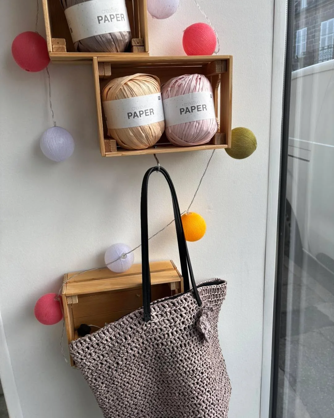 #vitrine #saccrochet #saccrochet&eacute; #chenillovesuperbig #creativeleatherette #hooked #dmc #pull #veste #pullveste #pullvestetricot #adriafil_filati_made_in_italy #parigi #echarpelavandula  #ricodesign #nouveaufil #ricorumifurryfurry
Du soleil, l