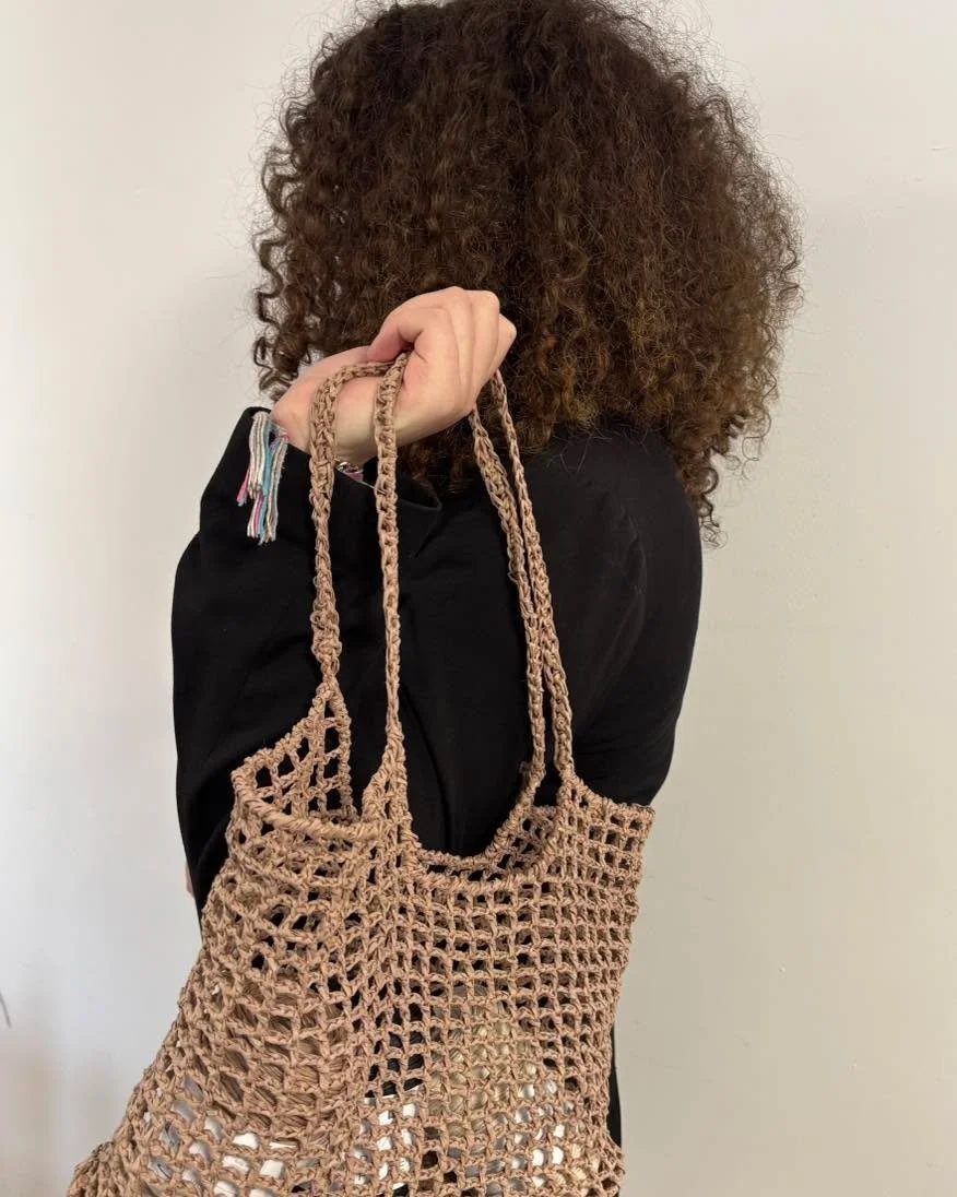 #saccrochete #crochetpassion #modelecrochetfran&ccedil;ais #modelecrochet #modelecrochetfacile #modelecrochetdebutant #nouveau #fil #nouveaufils #ricodesign #catalogueluxuryknits #unepeloteunsac #luxuryraffiapaper
Petit sac l&eacute;ger, facile &agra