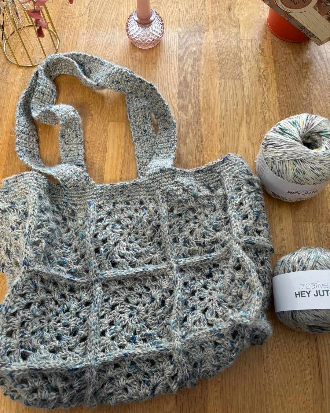 #sac sacaucrochet #sacaucrochet #filjute #ricocreativeheyjute #ricodesign #sac #granny #sacgrannysquare #sacgranny #sacgrannycolor&eacute; #sacgrannycrochet #sacgrannyaddict #plusduntourdansonsac
Cr&eacute;ation les Aiguilles de Puce 
Quelle belle et