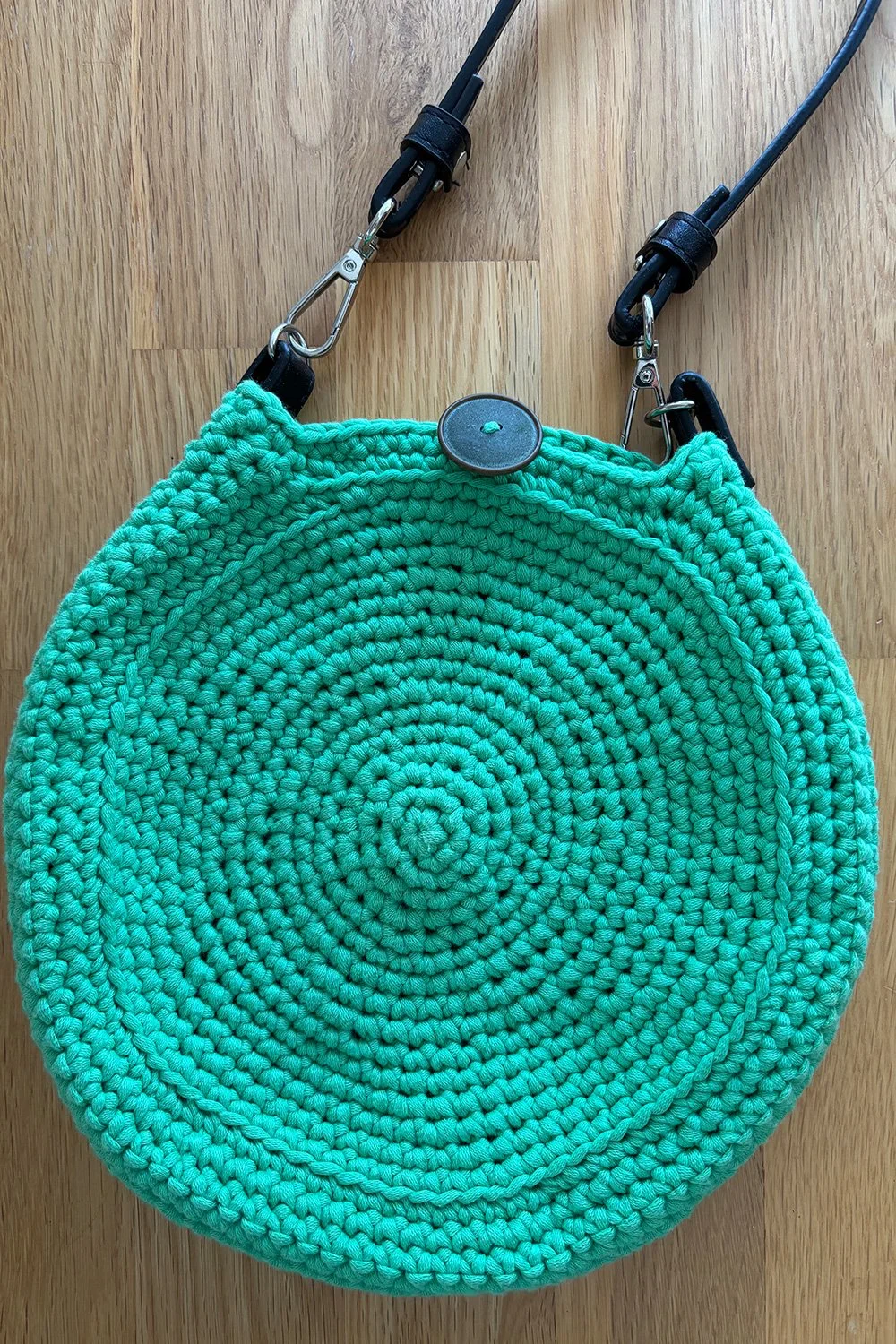 petit-sac-rond-au-crochet-kit-vert.jpg