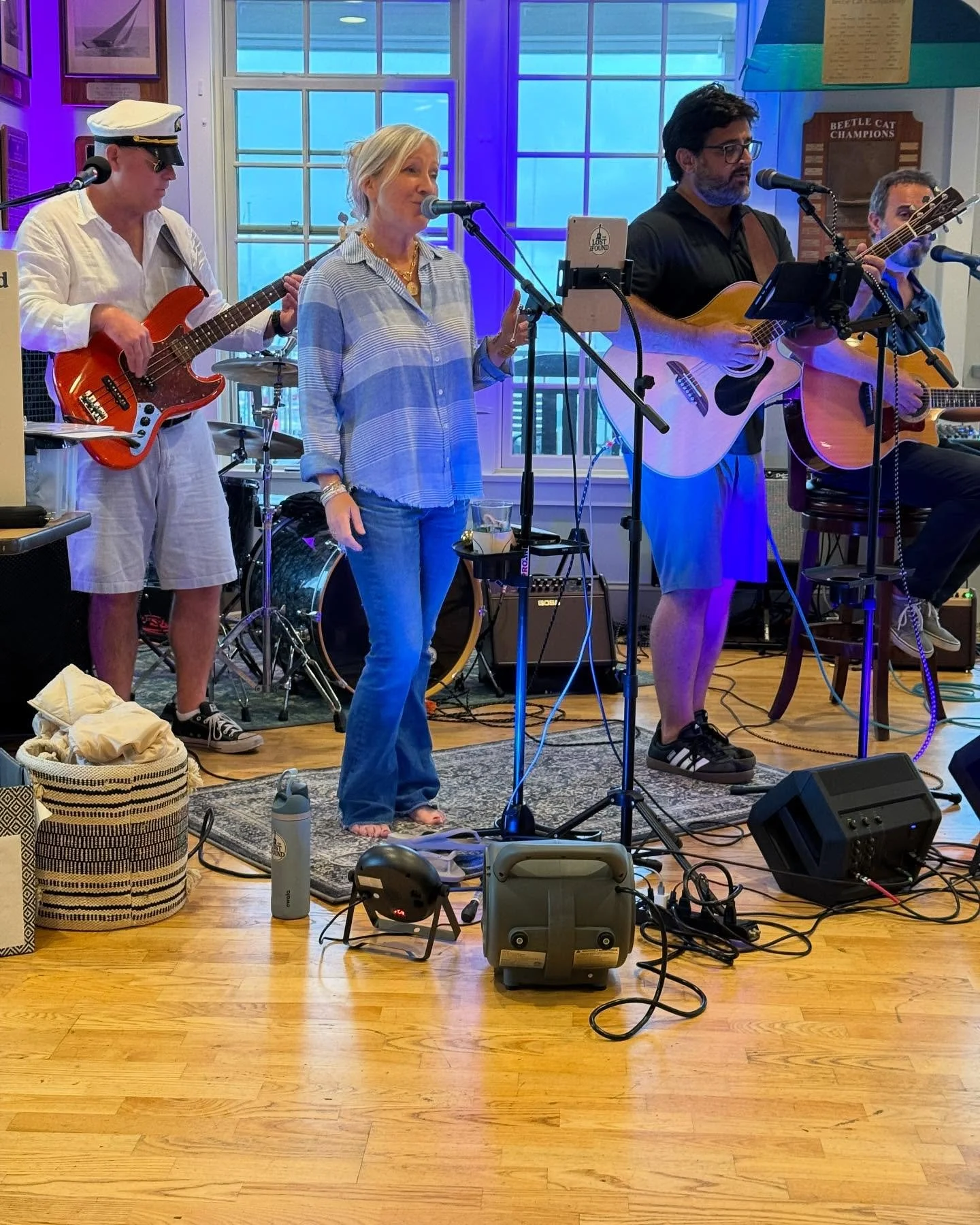 We had such a great time playing at the @edgewoodyachtclub this Sunday 🙌⚓️ Huge thanks to everyone who came out, braved the rain, and joined us for an amazing afternoon of music! 💙🎶
#edgewoodyachtclub #rhodeislandband #thelostandfound