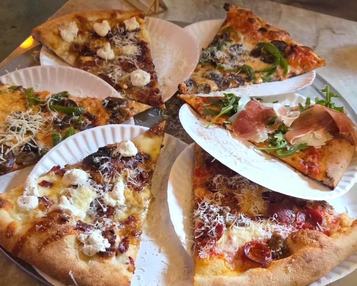 A slice on your plate keeps a smile on your face 🍕 😊 

#forbiddenpizzanola #fridayfood