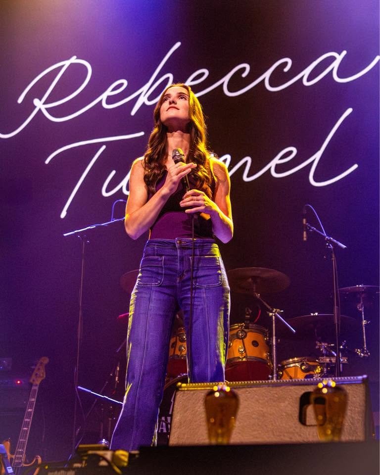 Live music - Rebecca Turmel