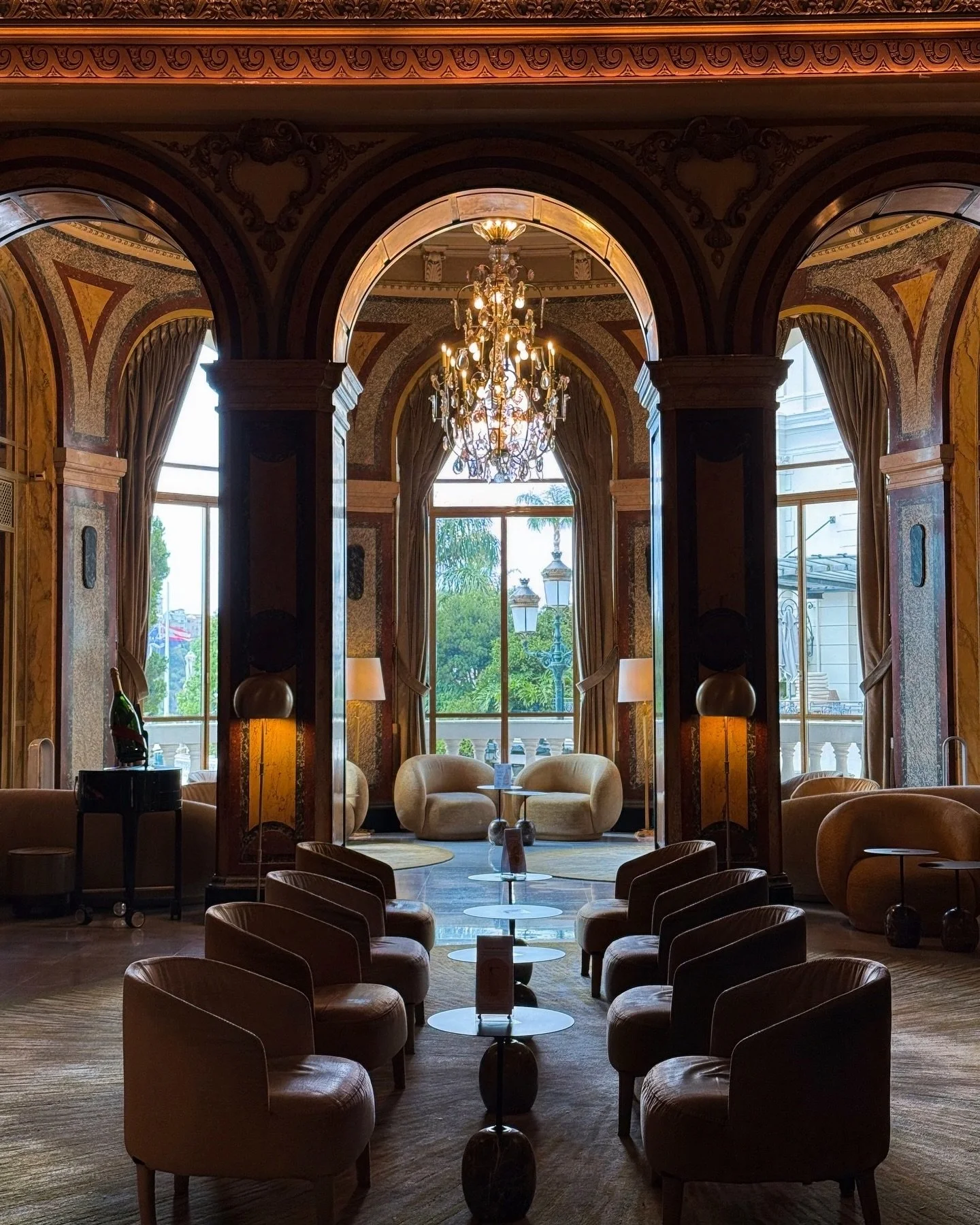 Ever wondered what the inside of Monte Carlo&rsquo;s iconic casino looks like? Here&rsquo;s a peek 👀 Keep an eye out for our vlog series as we explore the city famously coined the millionaire&rsquo;s playground.
&bull;
&bull;
&bull;
#montecarlo #mon