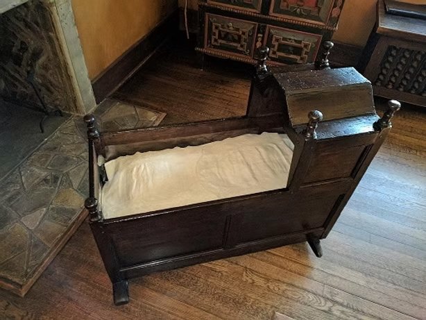 Childhood in Elizabethan and Stuart England