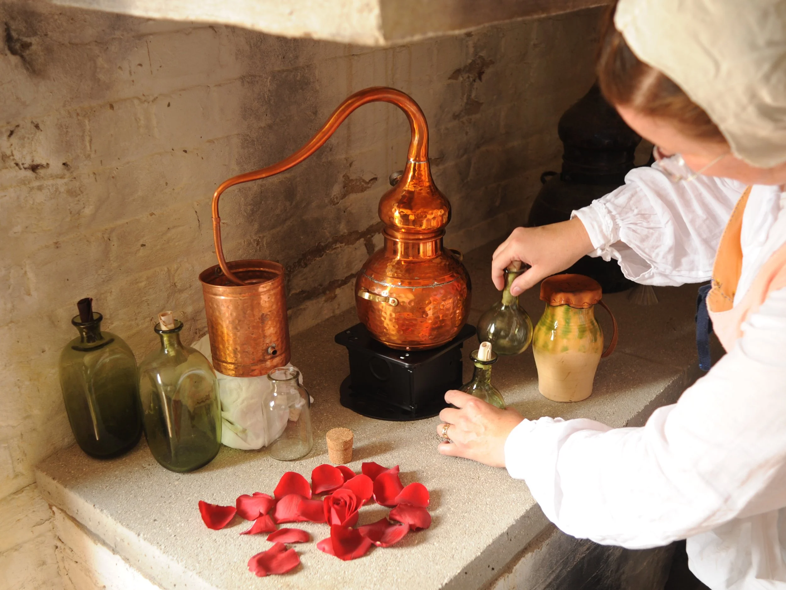 Common Scents: A Garden Still House Demonstration with Rebecca Suerdieck
