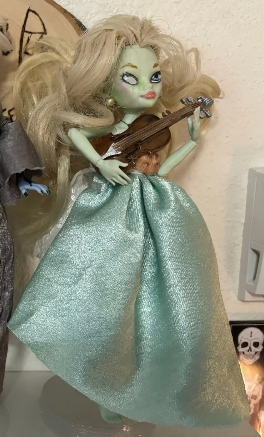 Áine Pearl (repaint)