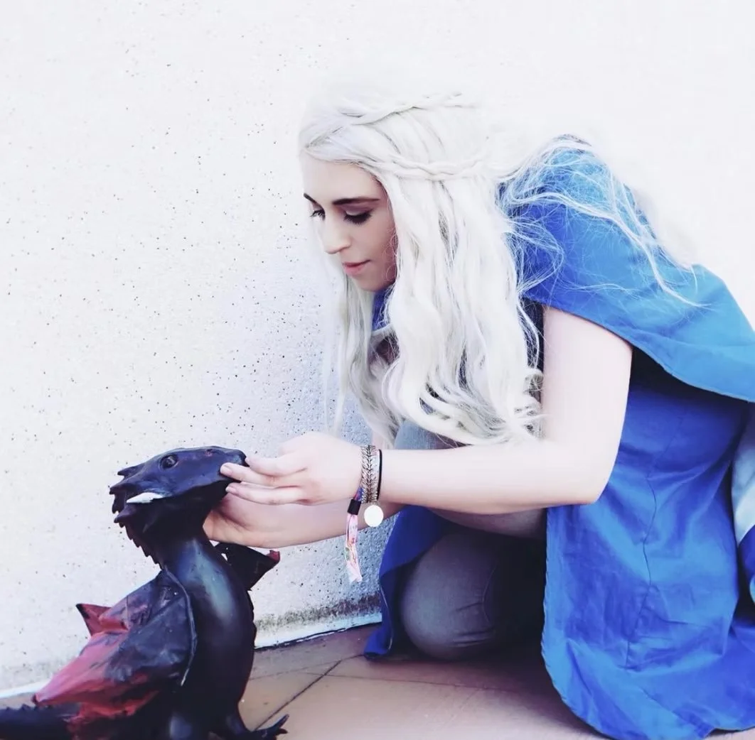 Baby Drogon (Daenerys Targaryen cosplay)