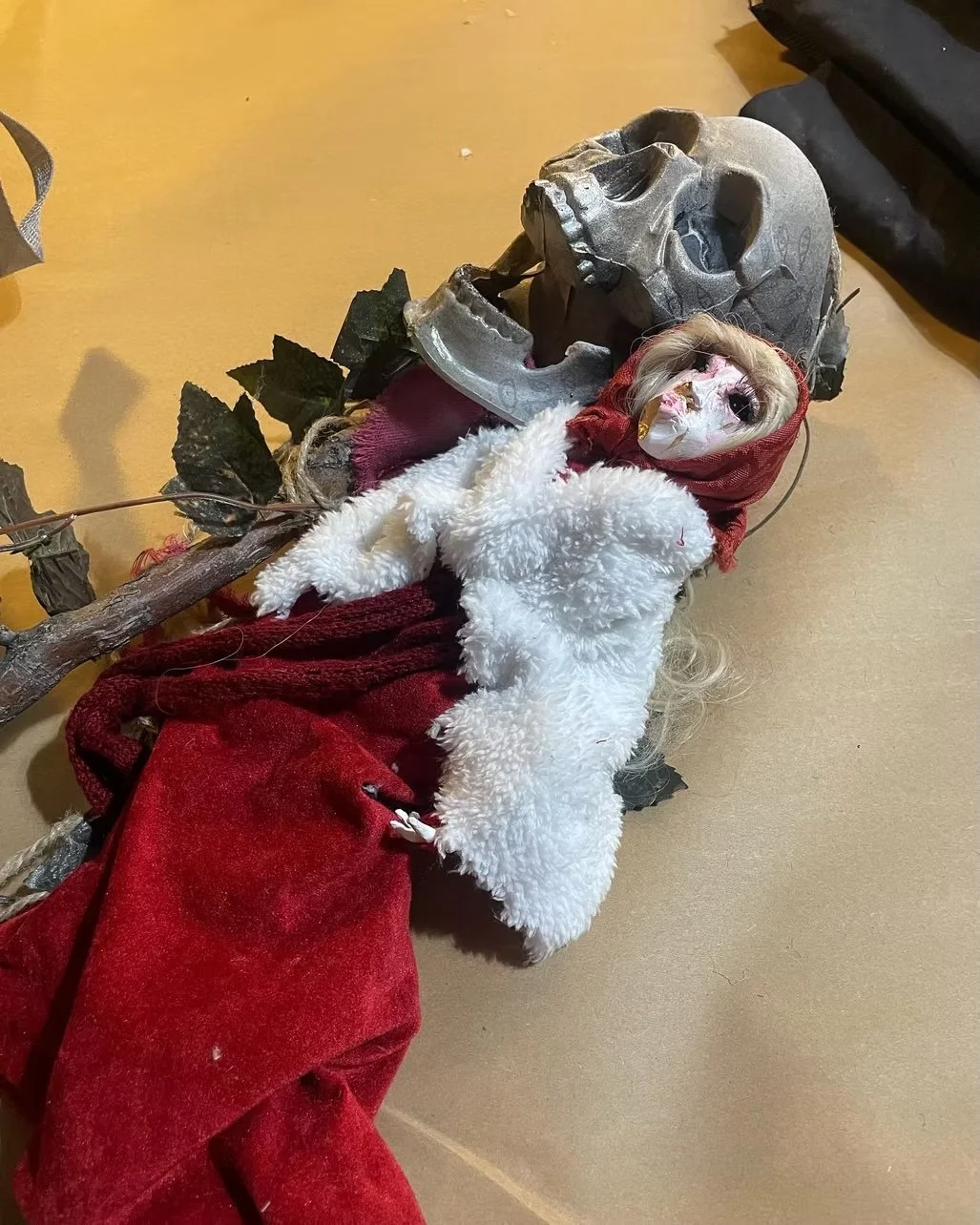 Doll and Skull Torch (Vasilisa the Beautiful)